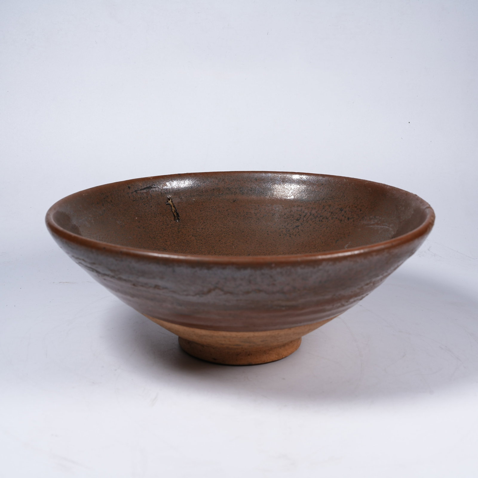 A BROWN GLAZE LARGE BOWL: Brown Glaze Large Bowl