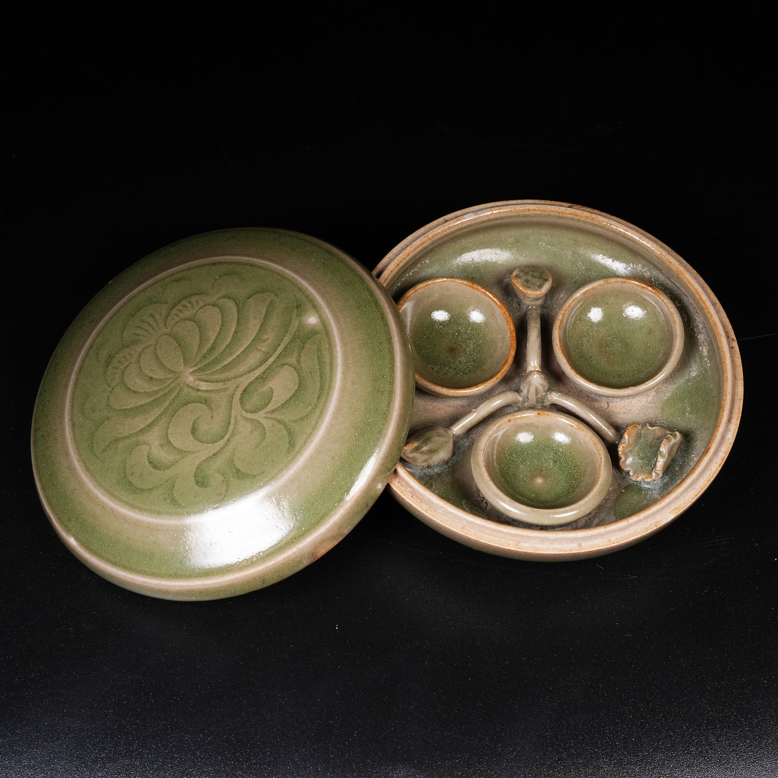 A YAOZHOU KILN CARVED INK PASTE BOX (1 of 9)