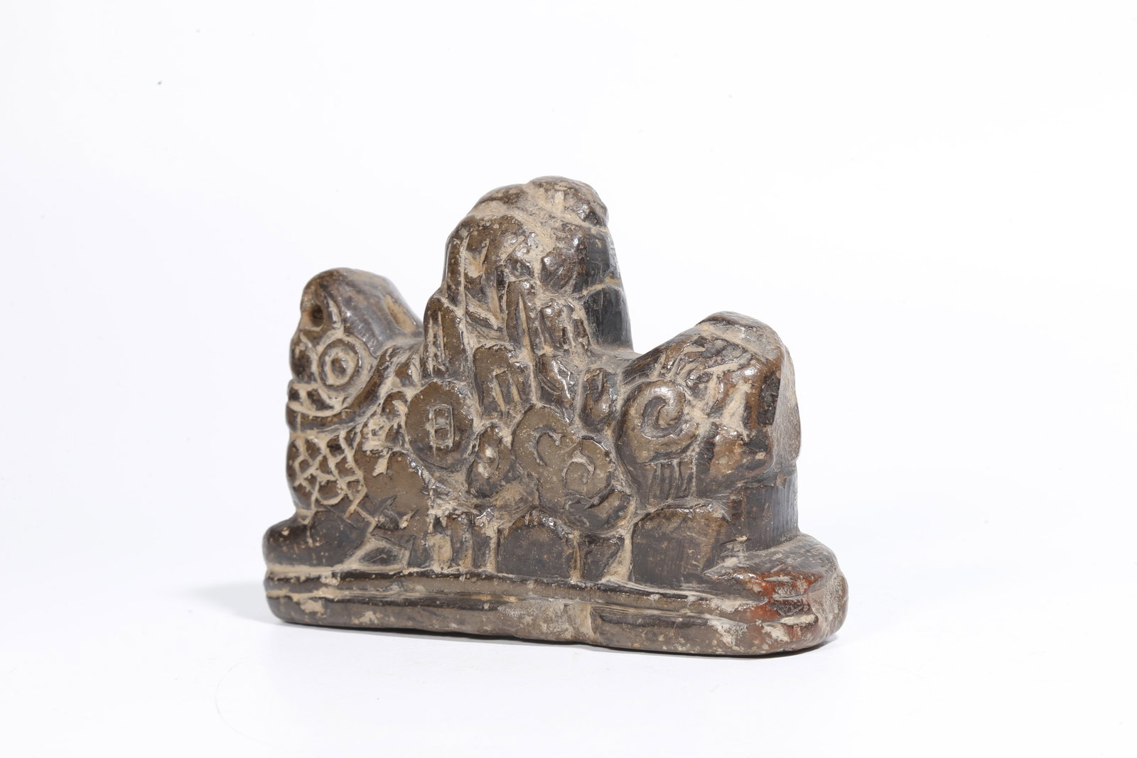 A STONE MOUNTAIN-SHAPED BRUSH REST - 4