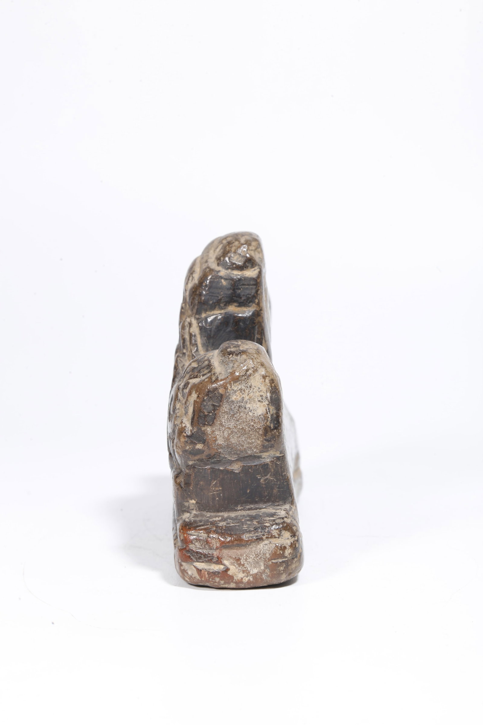 A STONE MOUNTAIN-SHAPED BRUSH REST - 5