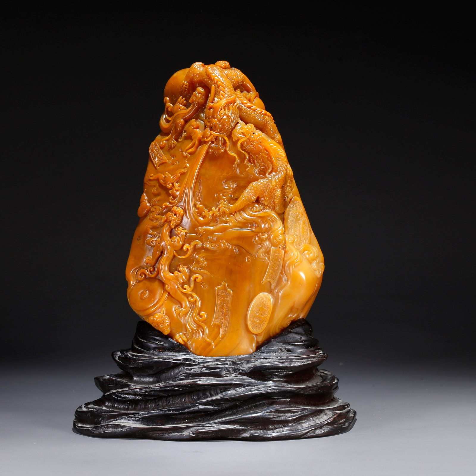 A SEAL CARVED WITH DRAGON PATTERN FROM SHOUSHAN TIANHUANG STONE (1 of 9)