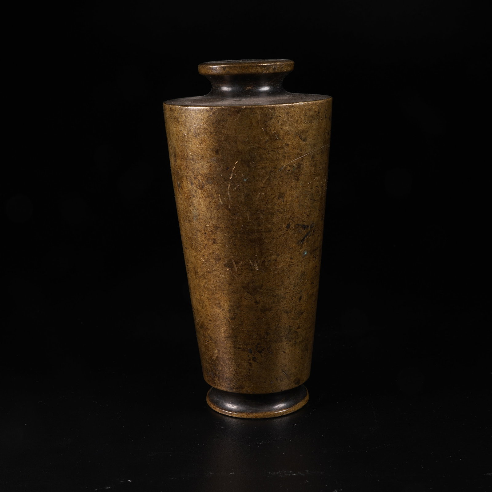 A BRONZE APPRECIATION VASE - 6