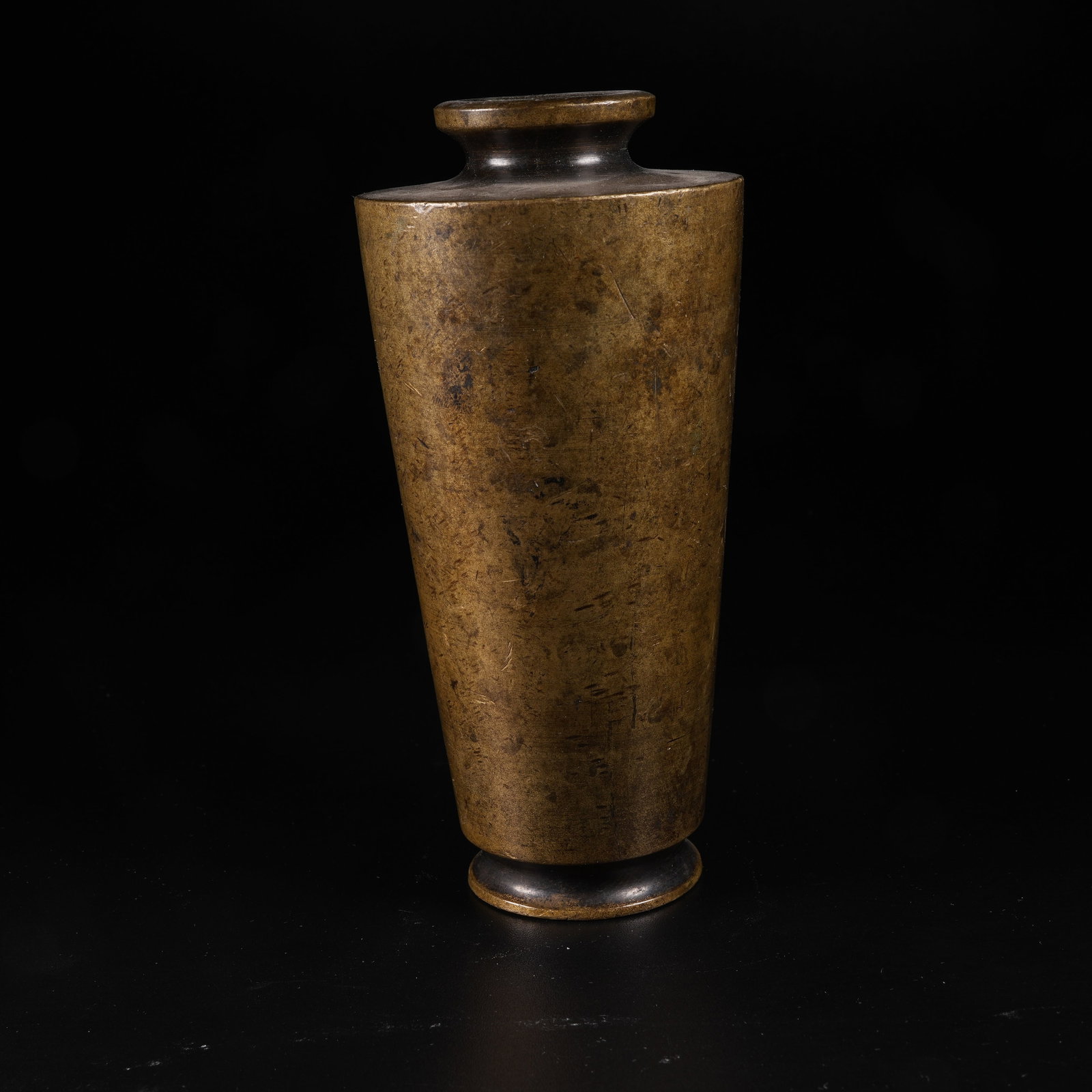 A BRONZE APPRECIATION VASE - 7