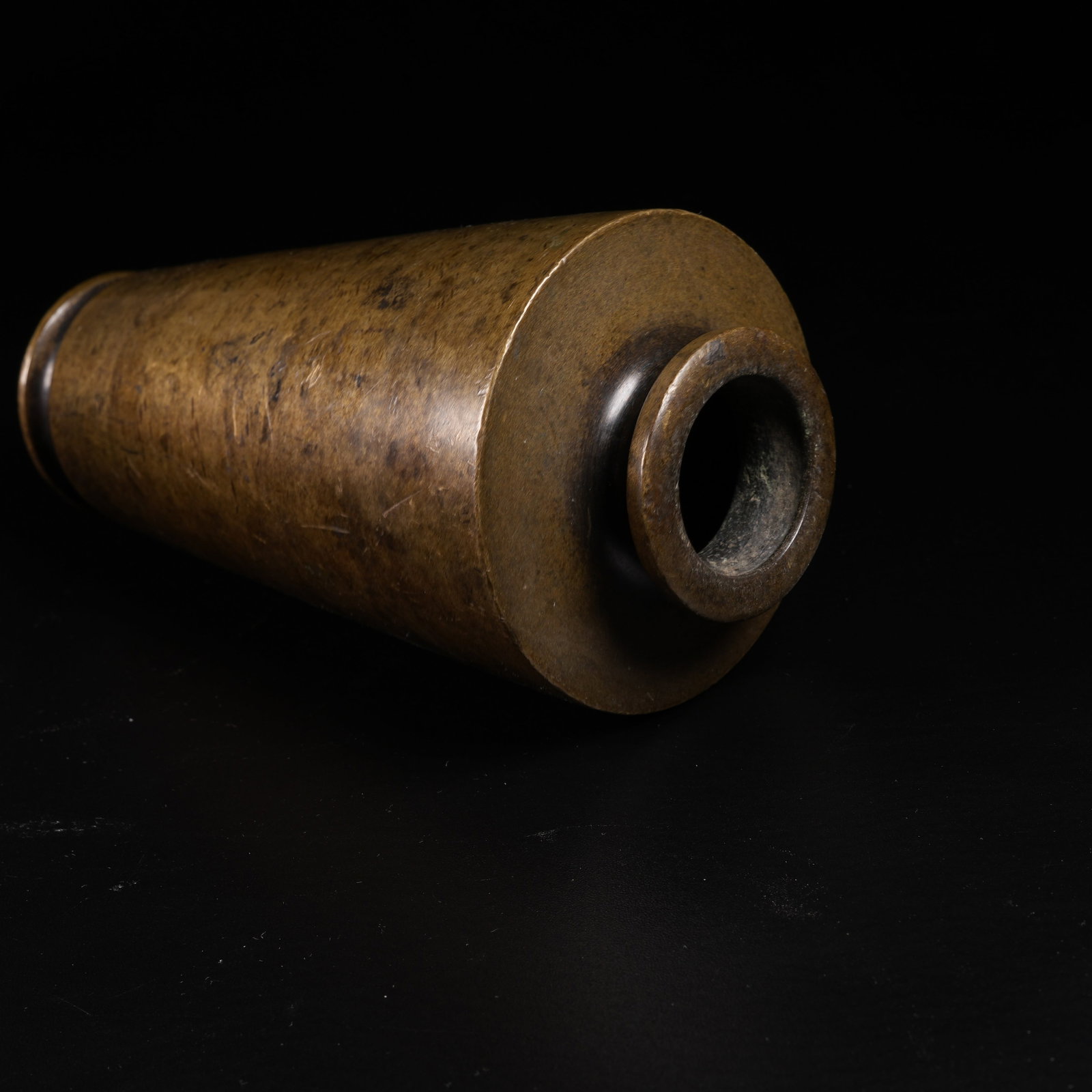 A BRONZE APPRECIATION VASE - 8