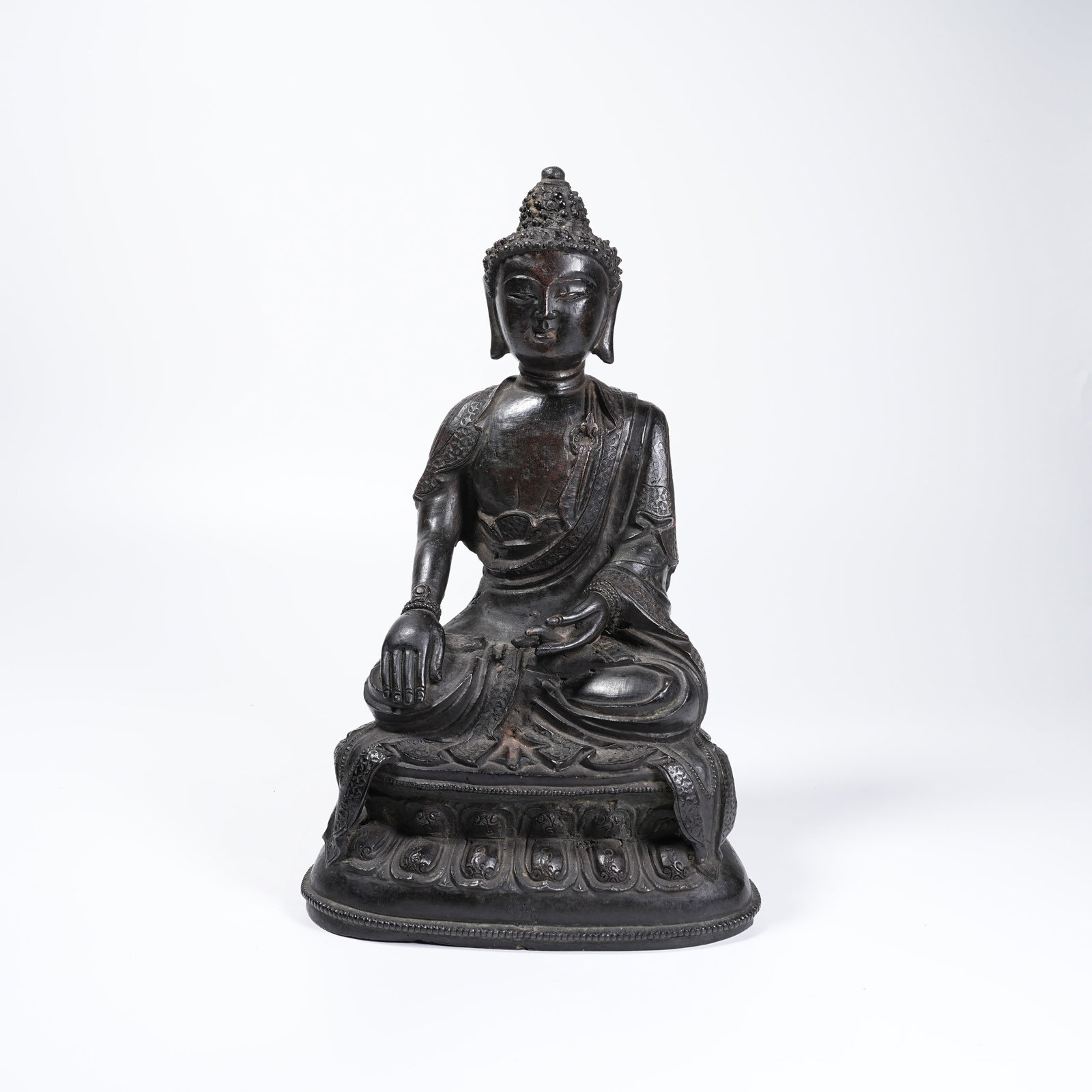 A BRONZE SAKYAMUNI BUDDHA STATUE (1 of 9)