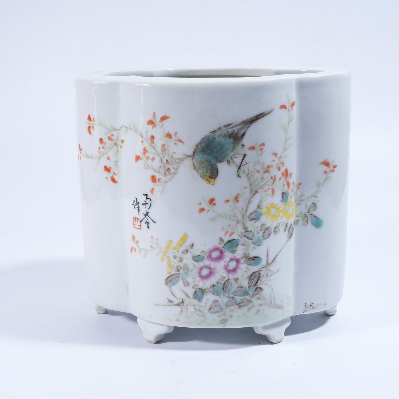 A FAMILLE ROSE CRABAPPLE-STYLE BRUSH POT WITH FLOWER AND BIRD PATTERN: Famille Rose Crabapple-style Brush Pot with Flower and Bird Pattern