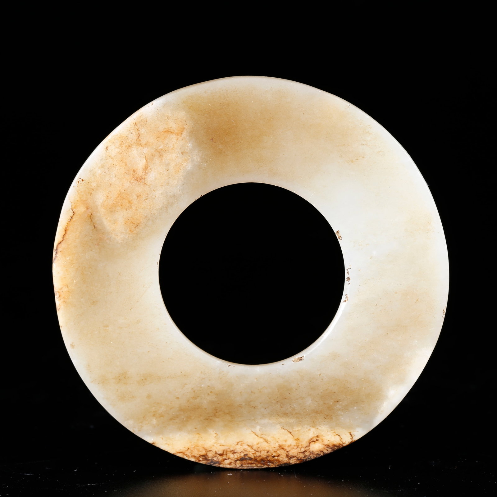 A HETIAN JADE RING: Hetian Jade Ring