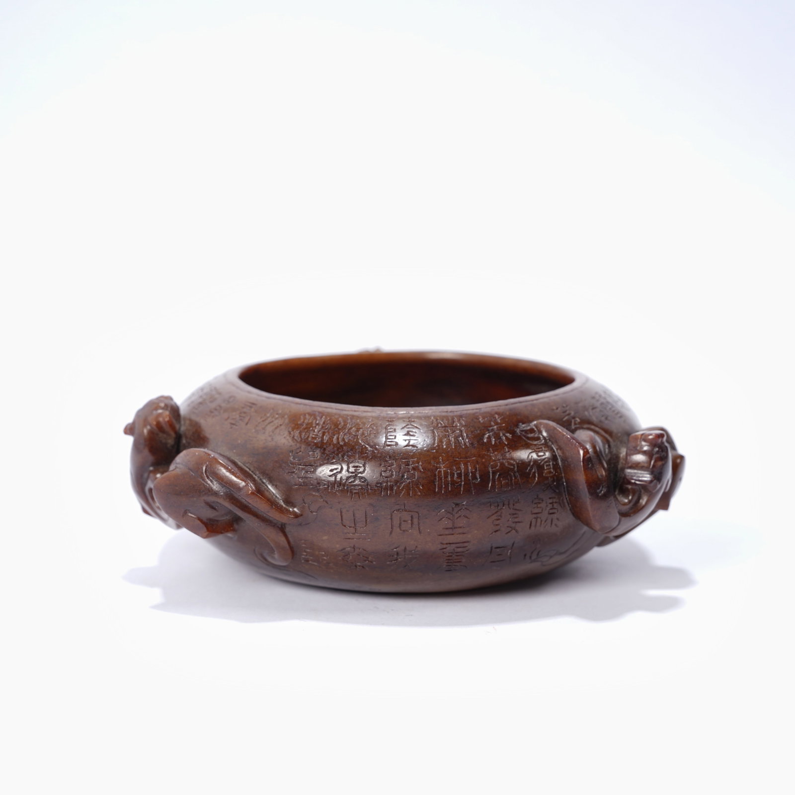 A ANCIENT JADE INSCRIBED BRUSH WASHER WITH THREE-DRAGONS MOTIF (1 of 6)