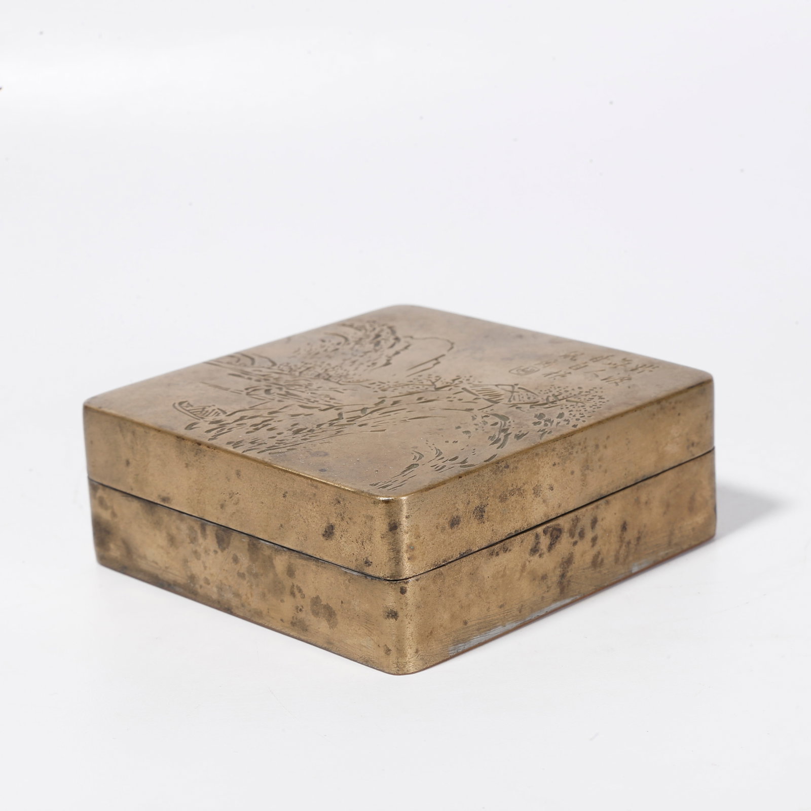 A WHITE BRONZE INK BOX WITH LANDSCAPE PATTERN (1 of 8)