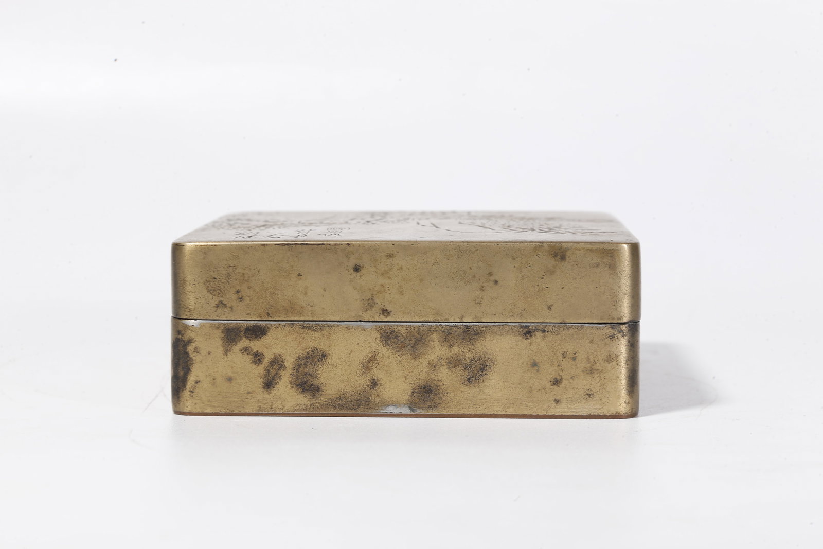 A WHITE BRONZE INK BOX WITH LANDSCAPE PATTERN - 3