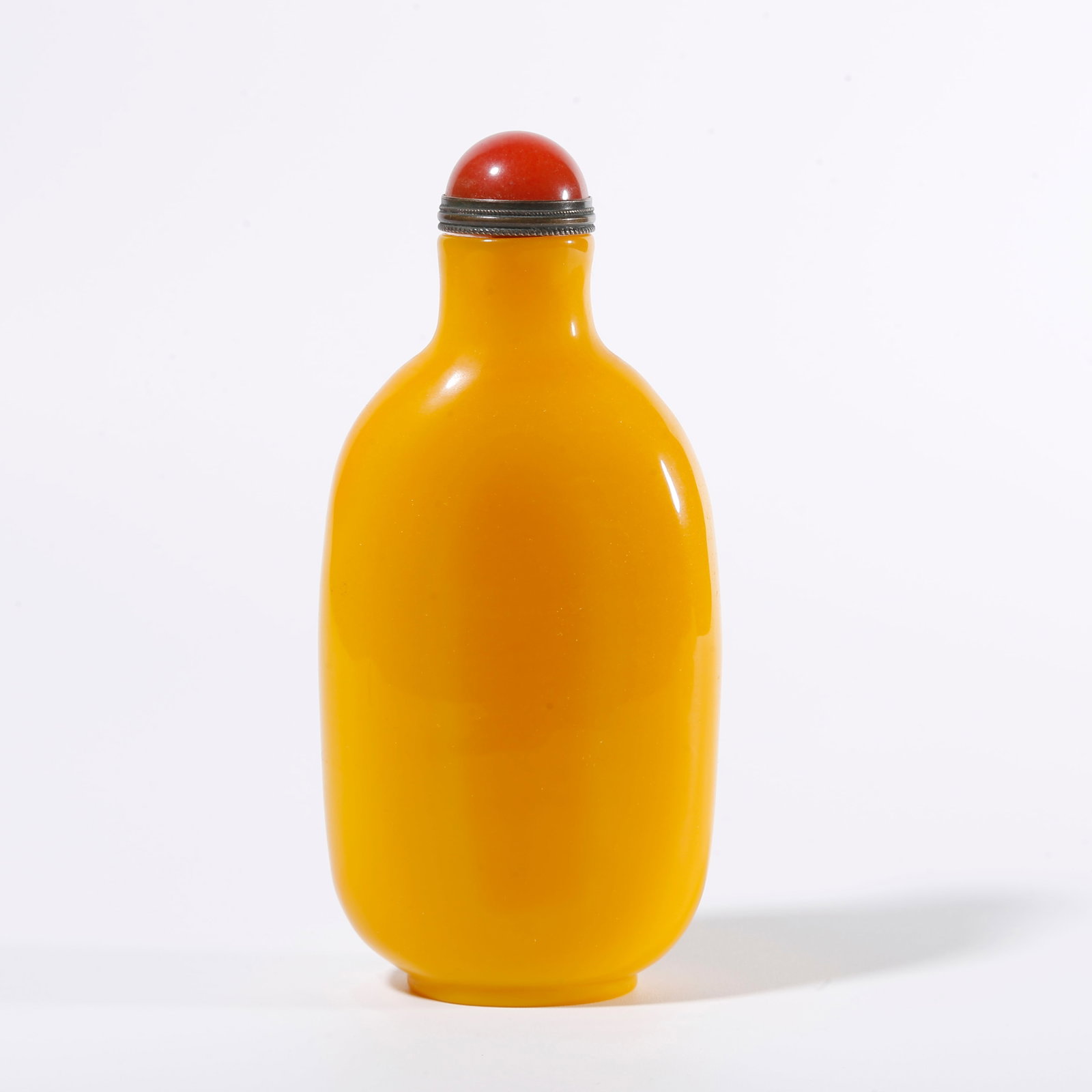 A GLASS SNUFF BOTTLE (1 of 9)