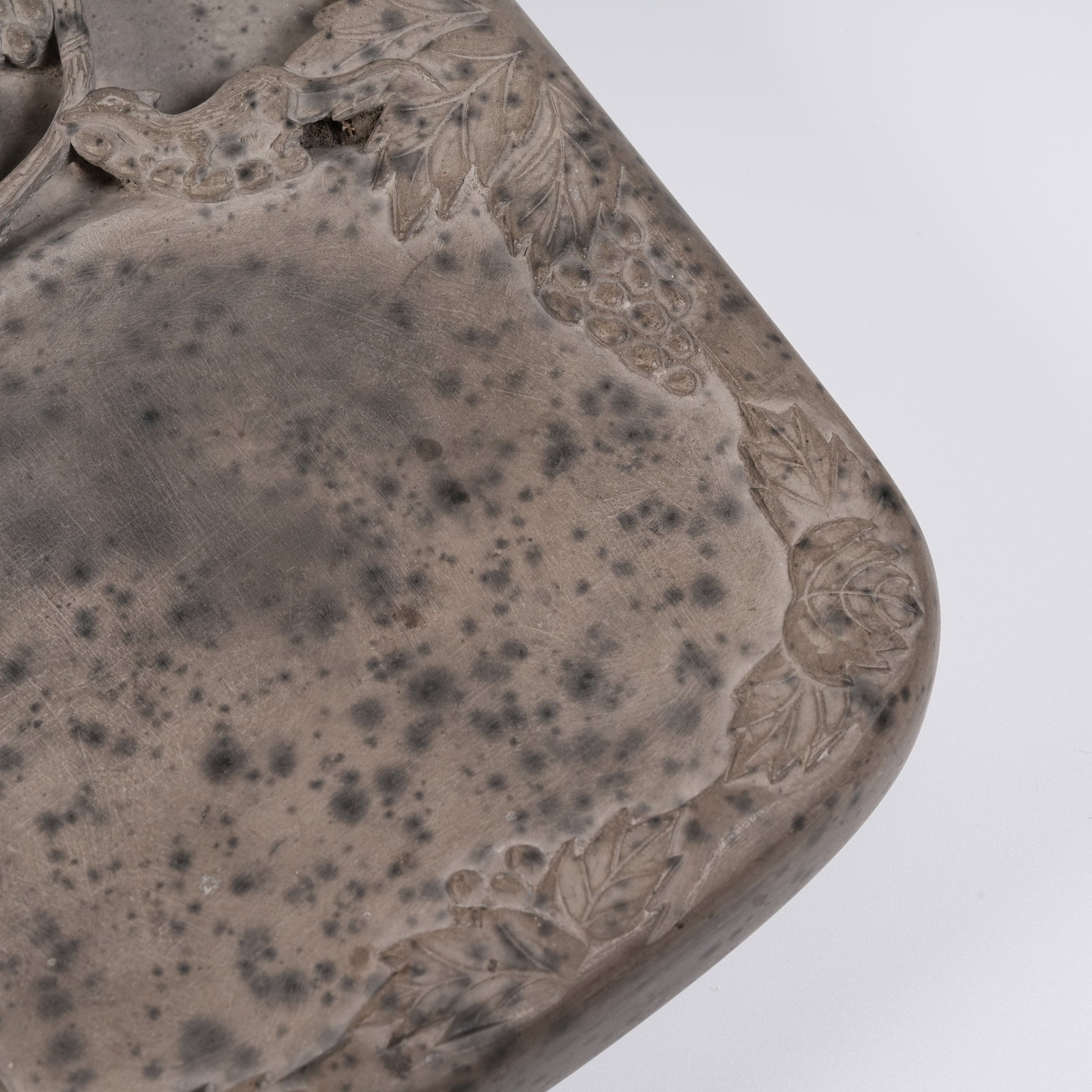 A ORANGE CLAY INKSTONE WITH SQUIRREL AND GRAPE PATTERN - 4