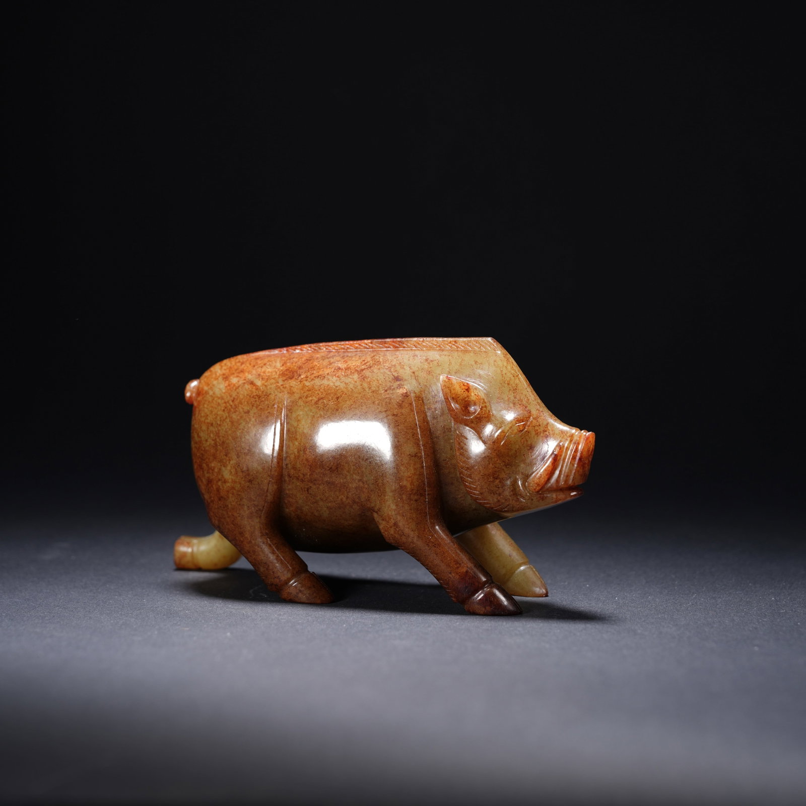 A ANCIENT JADE PIG ORNAMENT (1 of 8)