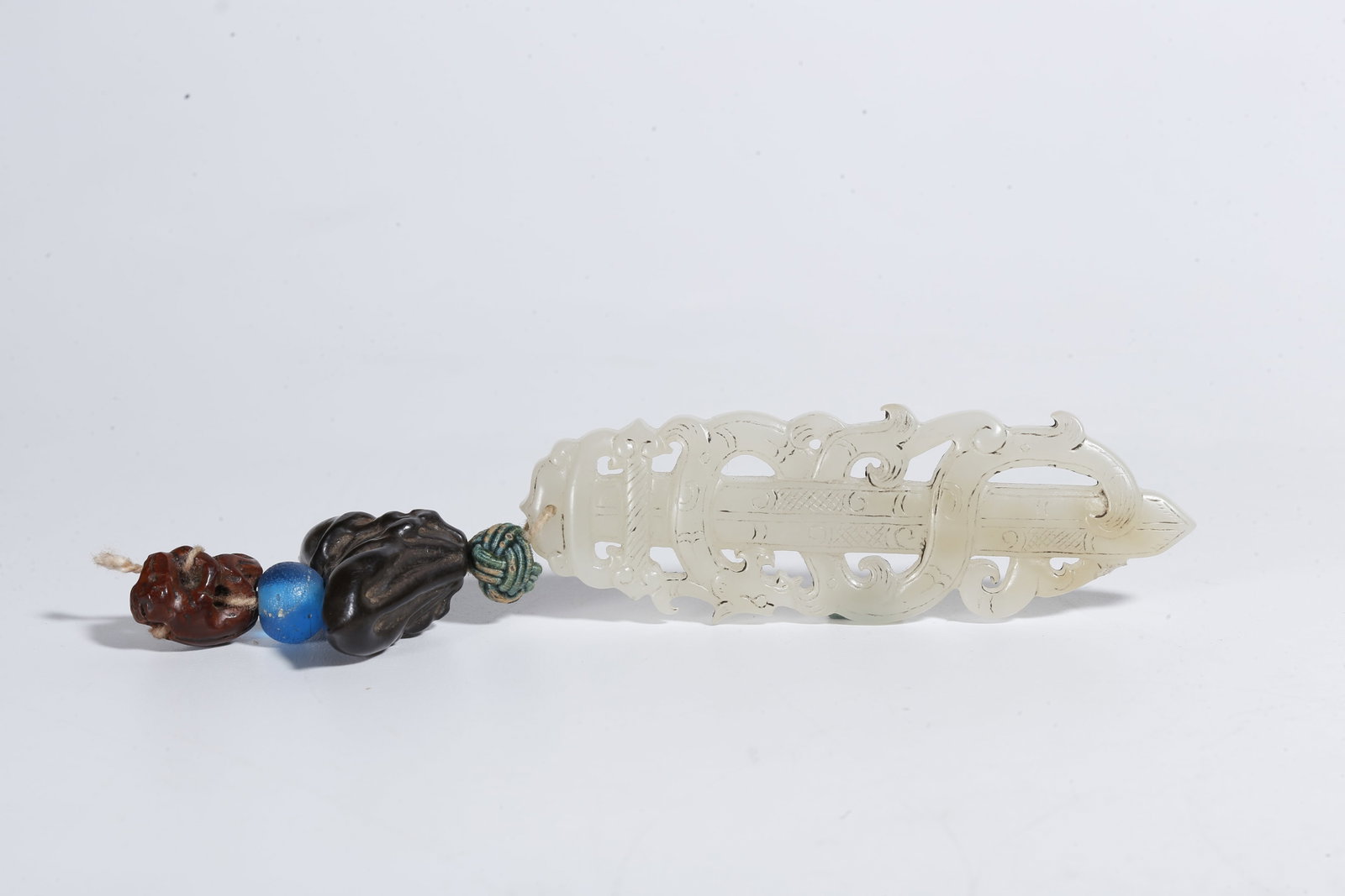 A HETIAN JADE CARVED RITUAL IMPLEMENT - 10