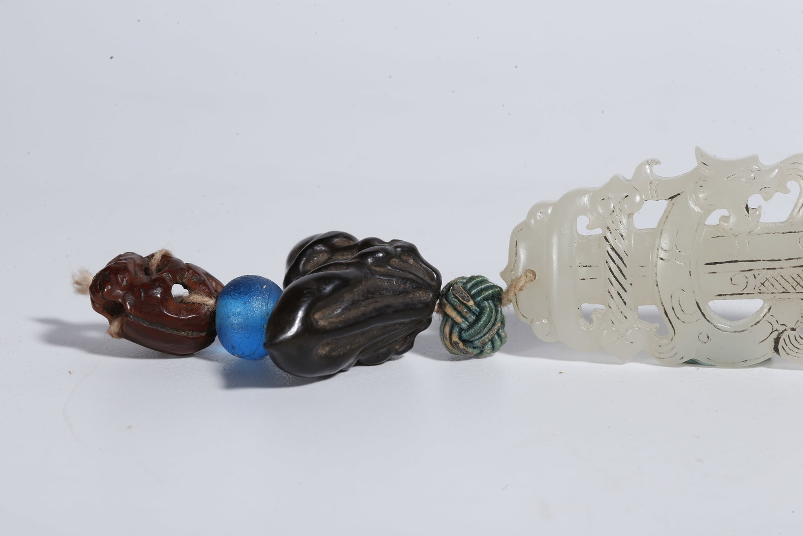 A HETIAN JADE CARVED RITUAL IMPLEMENT - 2