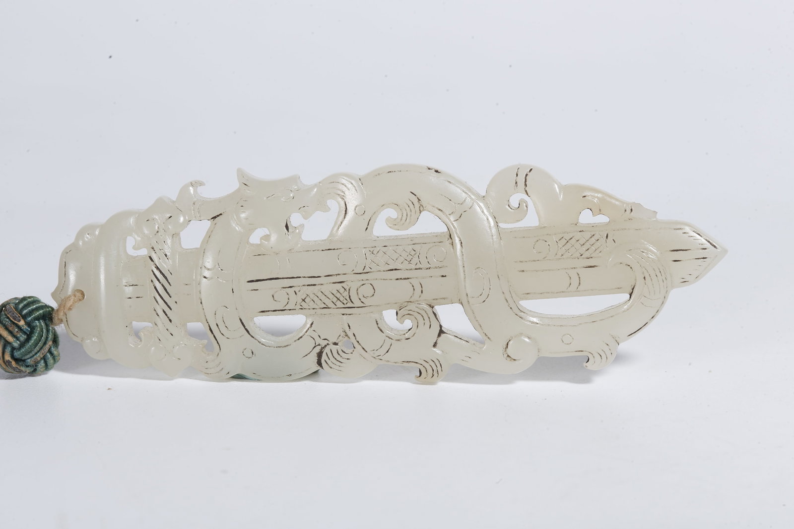 A HETIAN JADE CARVED RITUAL IMPLEMENT - 3