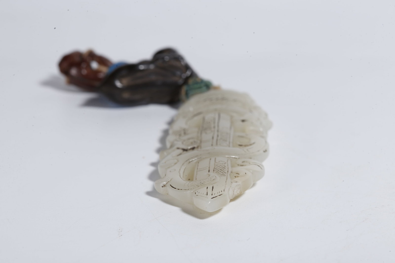 A HETIAN JADE CARVED RITUAL IMPLEMENT - 5