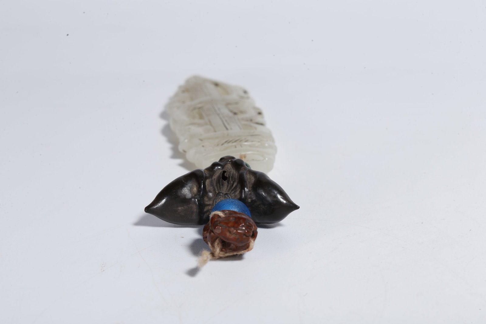A HETIAN JADE CARVED RITUAL IMPLEMENT - 7