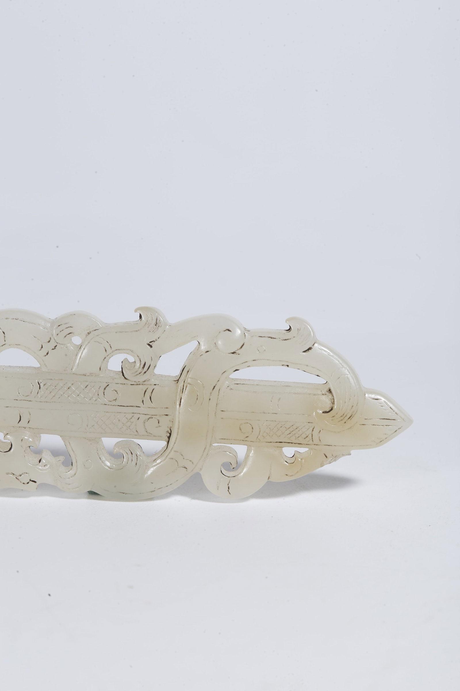 A HETIAN JADE CARVED RITUAL IMPLEMENT - 8