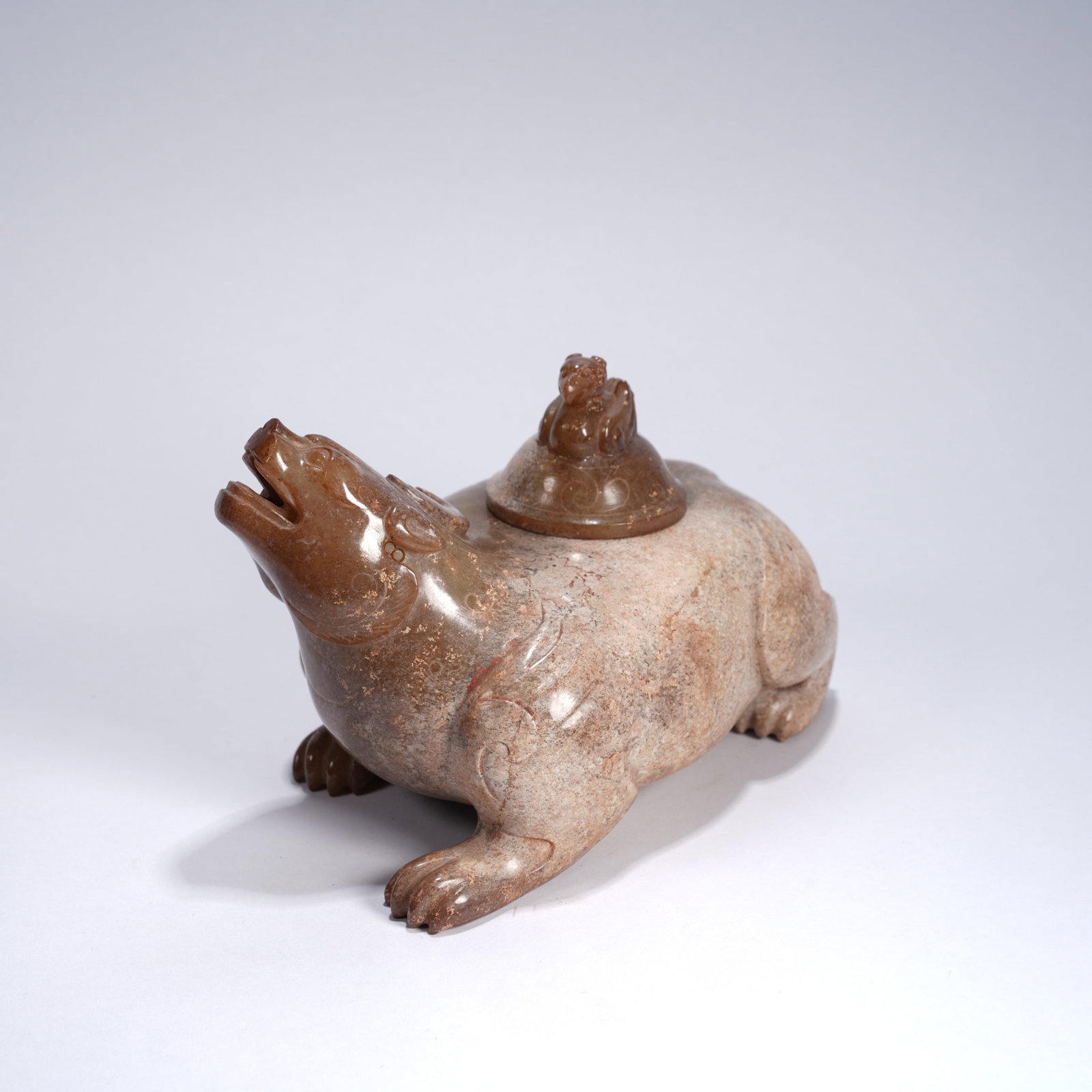 A ANCIENT JADE PHOENIX-KNOB COVERED RITUAL VESSEL - 2