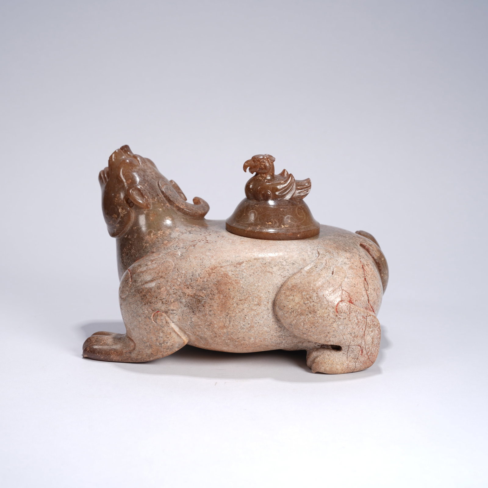 A ANCIENT JADE PHOENIX-KNOB COVERED RITUAL VESSEL - 3