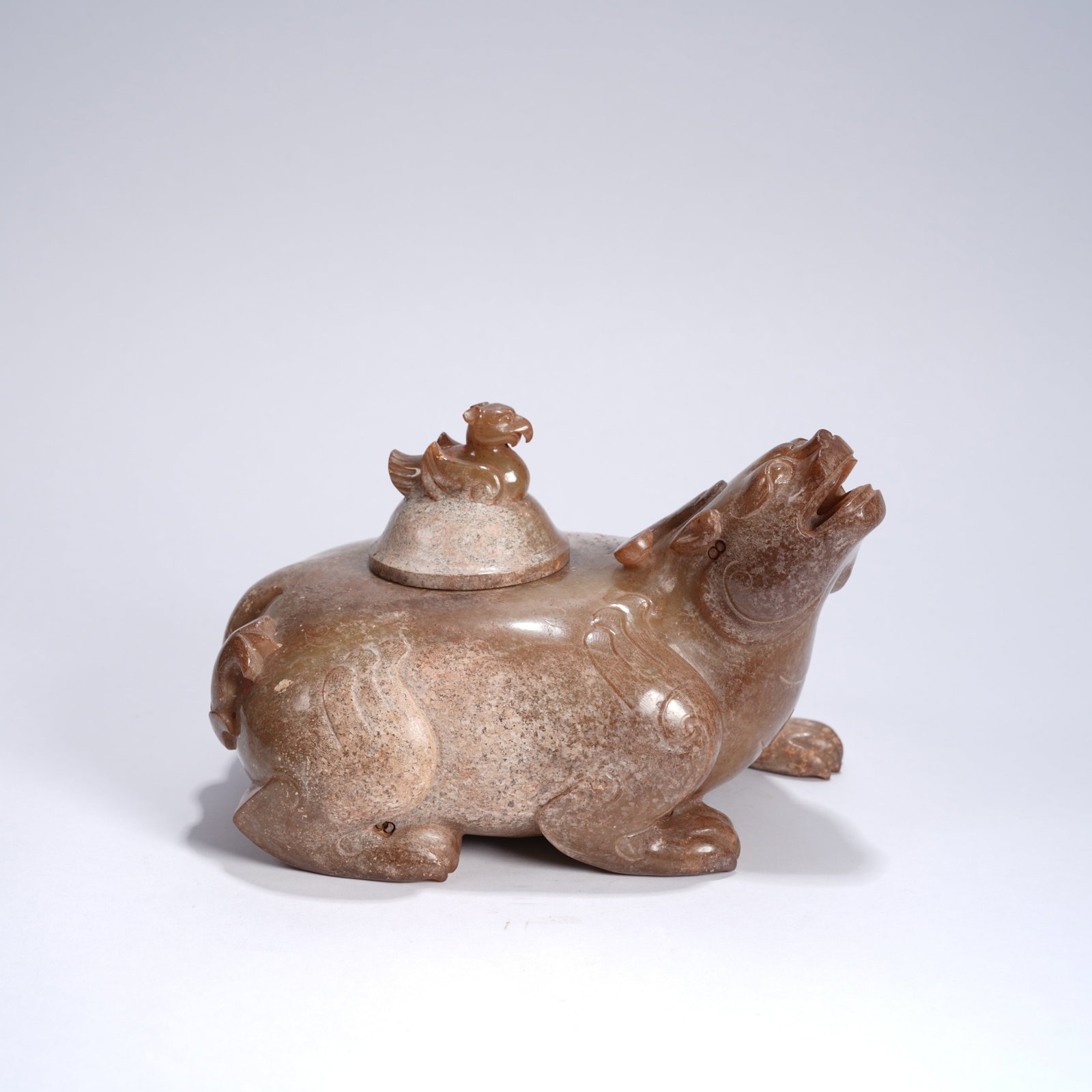 A ANCIENT JADE PHOENIX-KNOB COVERED RITUAL VESSEL - 5