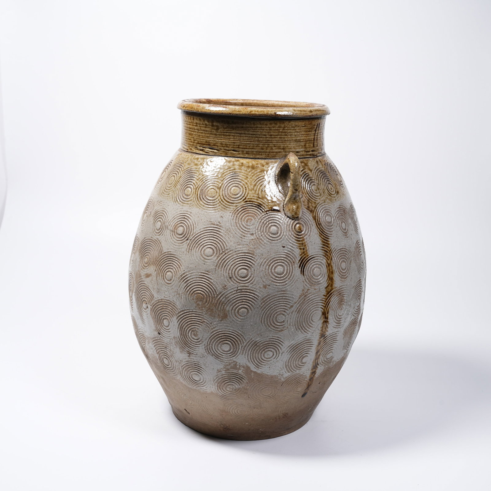 A CELADON WAVE PATTERN JAR - 5