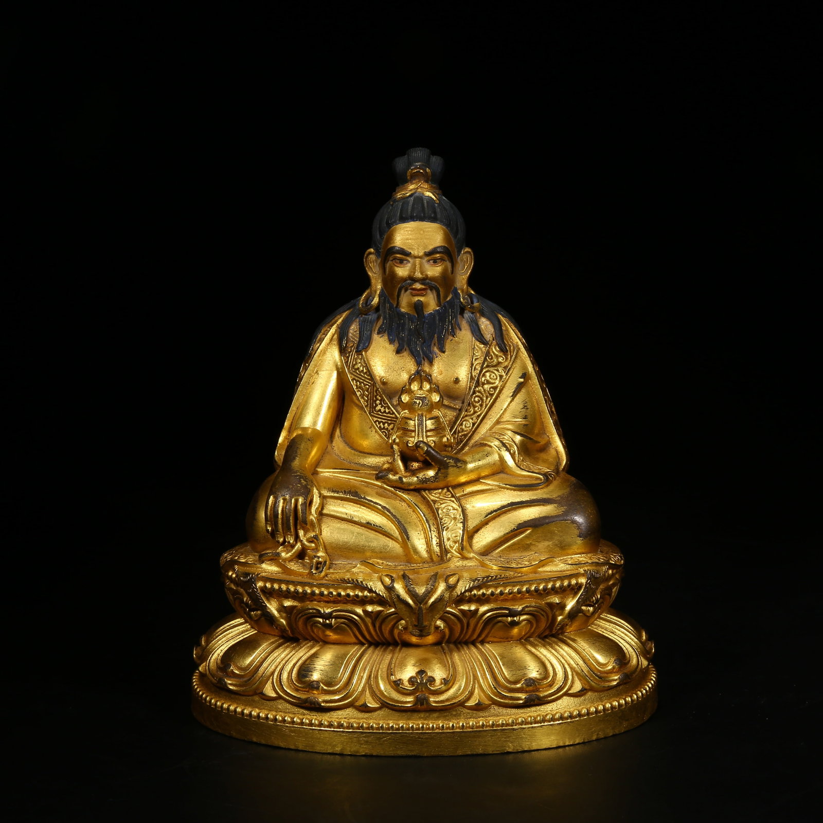 A GILDED BRONZE STATUE OF GREAT ACCOMPLISHER: Gilded bronze statue of Great Accomplisher
