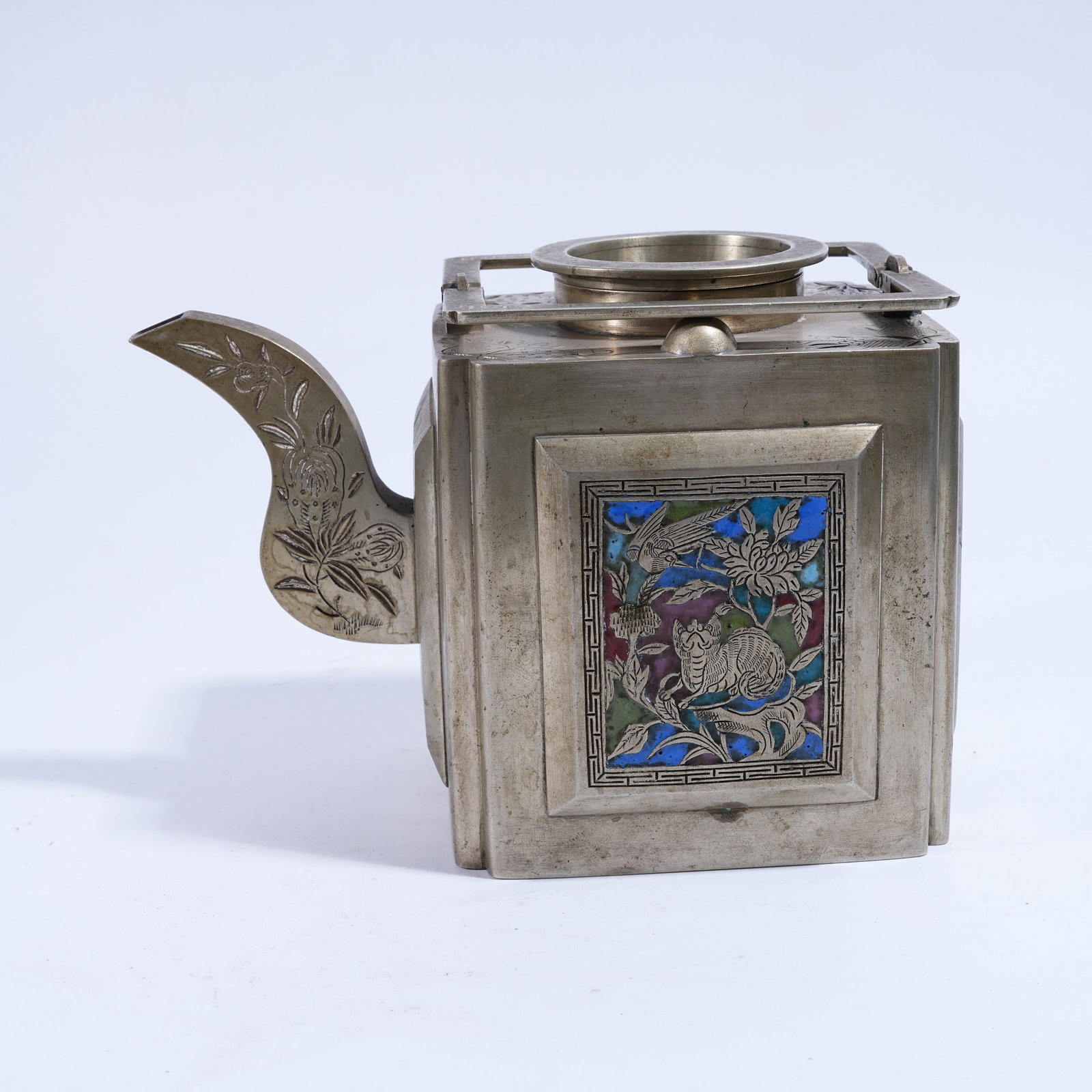 A WHITE BRONZE COLORED EWER WITH FLOWER AND BIRD PATTERN (1 of 9)
