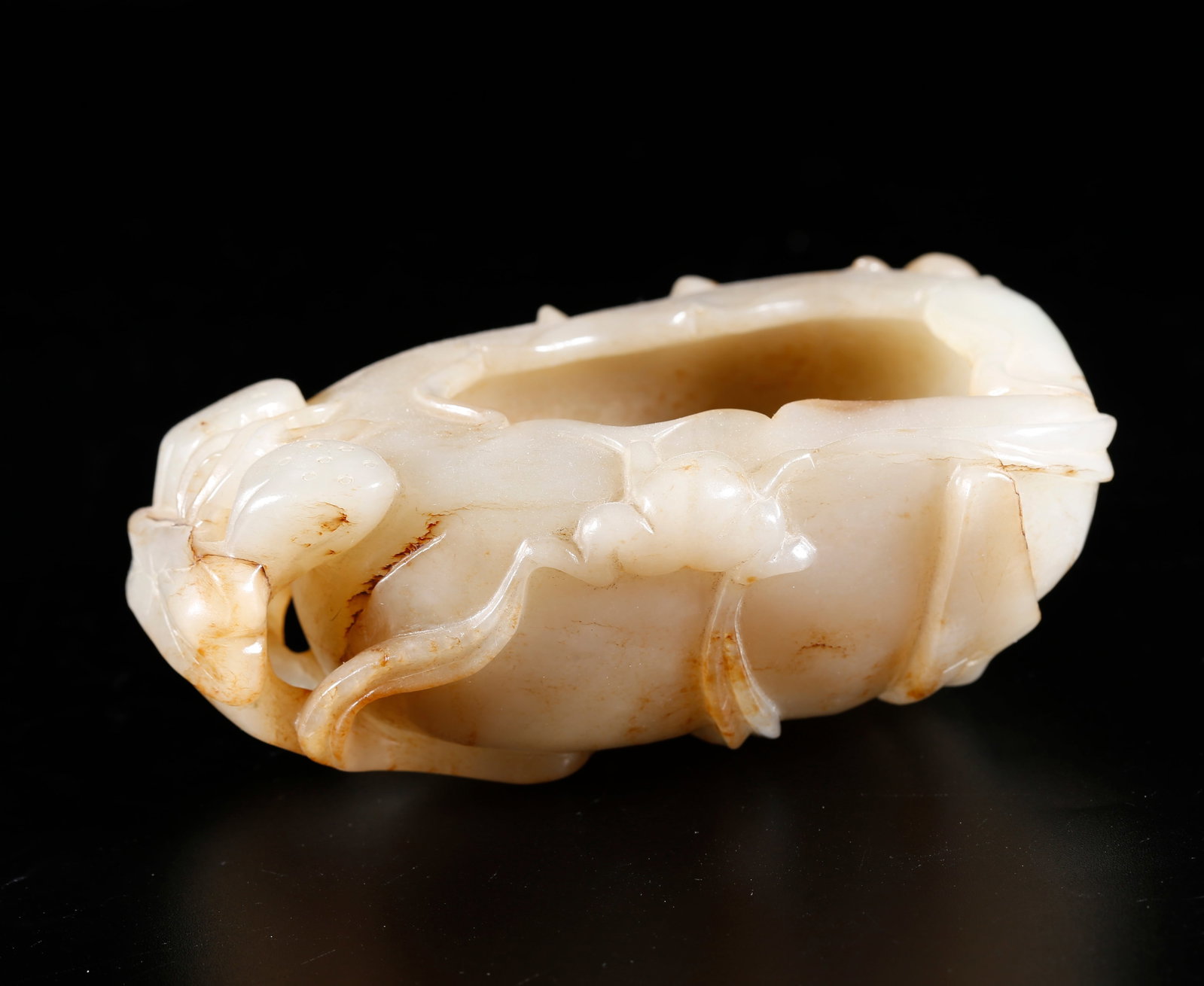 A LOTUS LEAF-SHAPED BRUSH WASHER CARVED FROM HETIAN JADE (1 of 11)