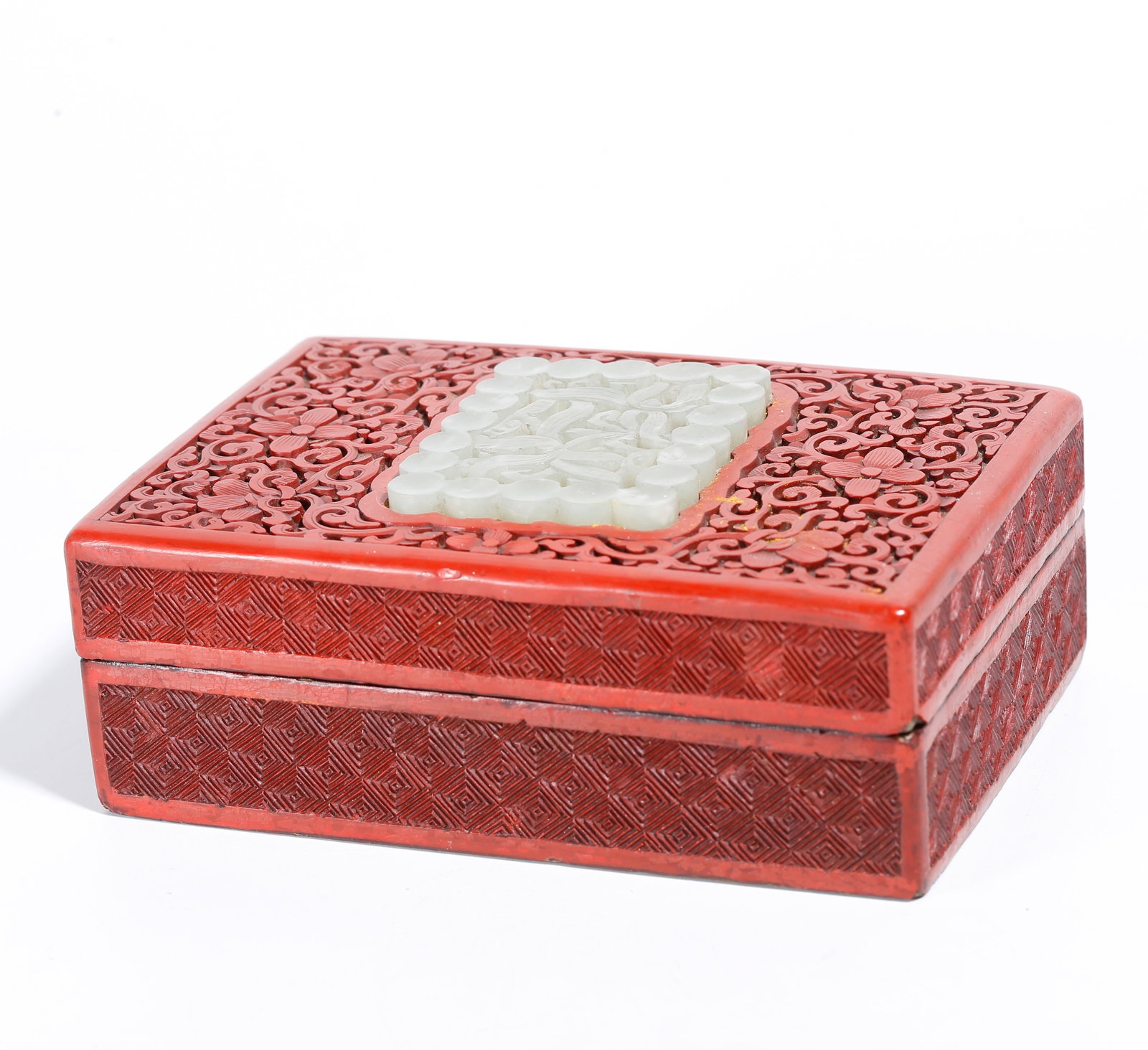 A CARVED LACQUER COVER BOX INLAID WITH HETIAN JADE (1 of 10)