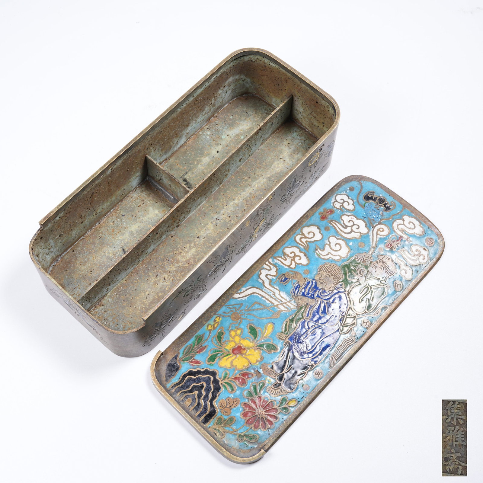 A BRONZE COVERED BOX WITH FIGURE PATTERN INLAID WITH CLOISONNE (1 of 11)