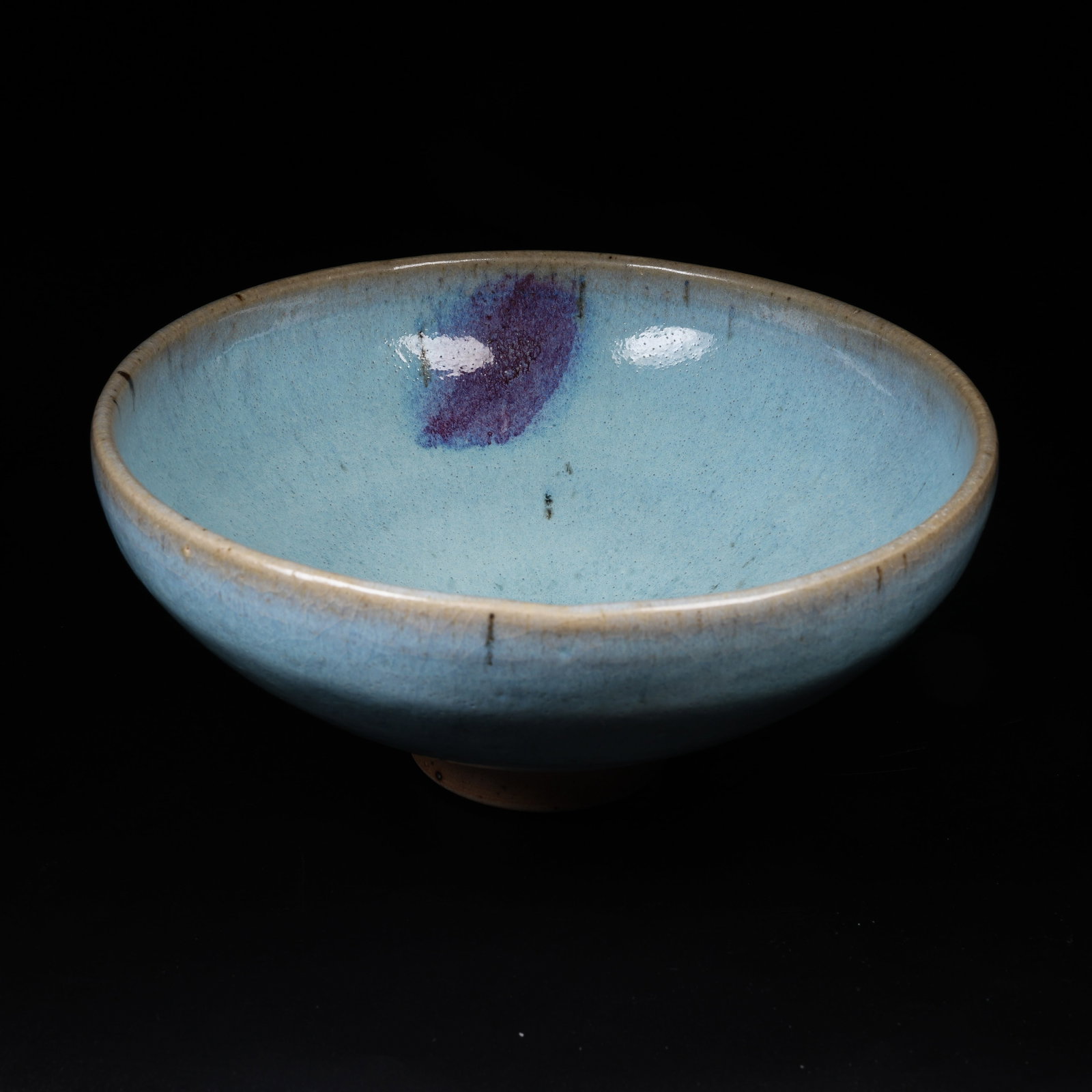 A LARGE JUN KILN PURPLE-SPLASHED BOWL (1 of 9)