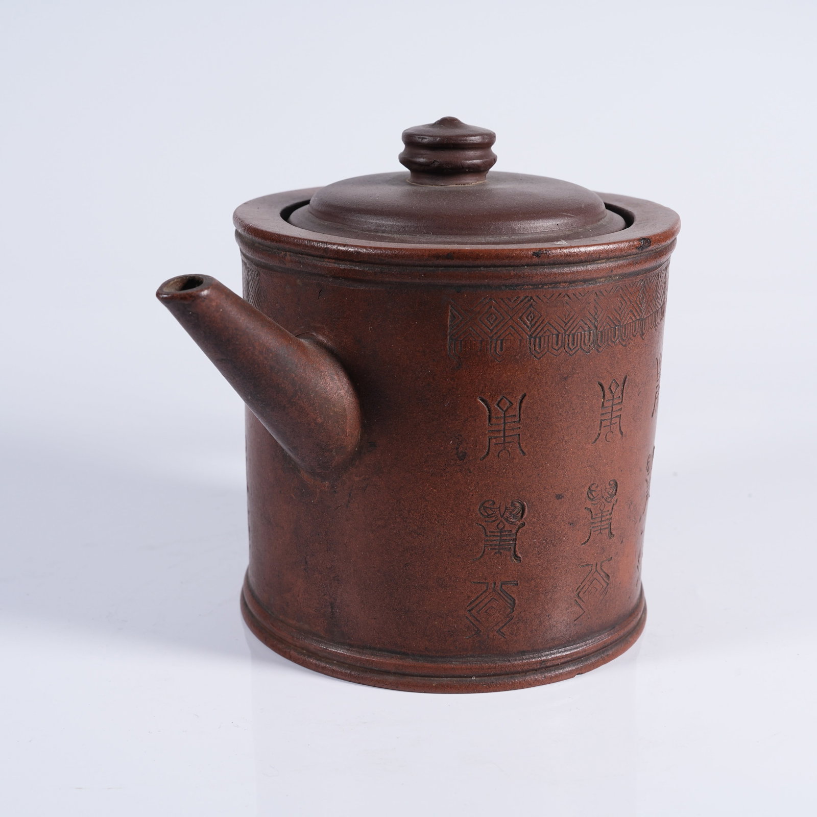 A ZISHA LONGEVITY PATTERN TEAPOT - 2