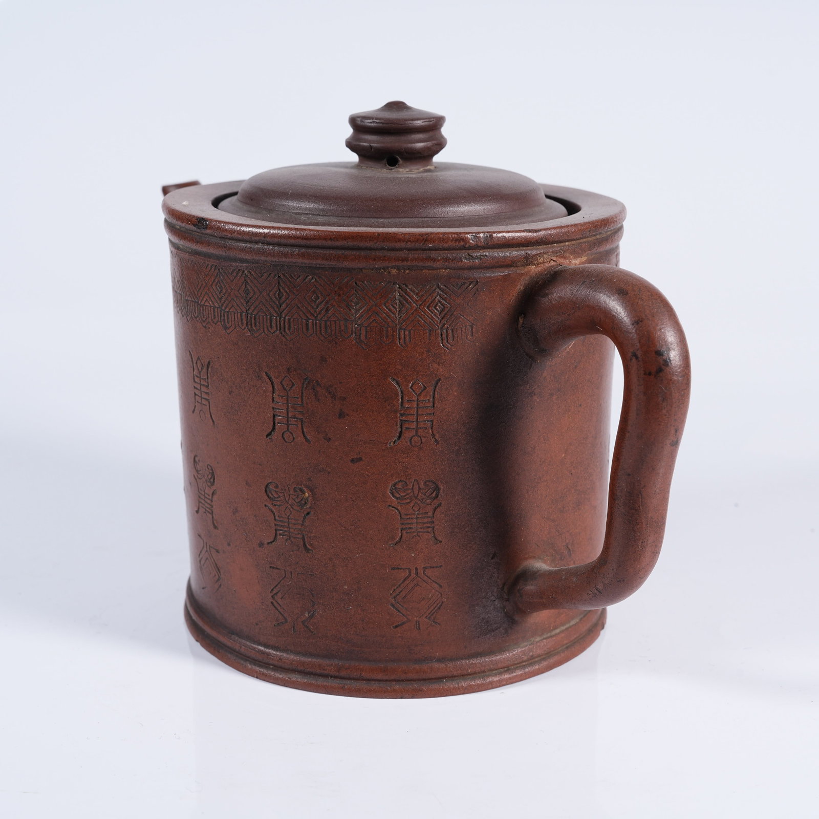 A ZISHA LONGEVITY PATTERN TEAPOT - 3