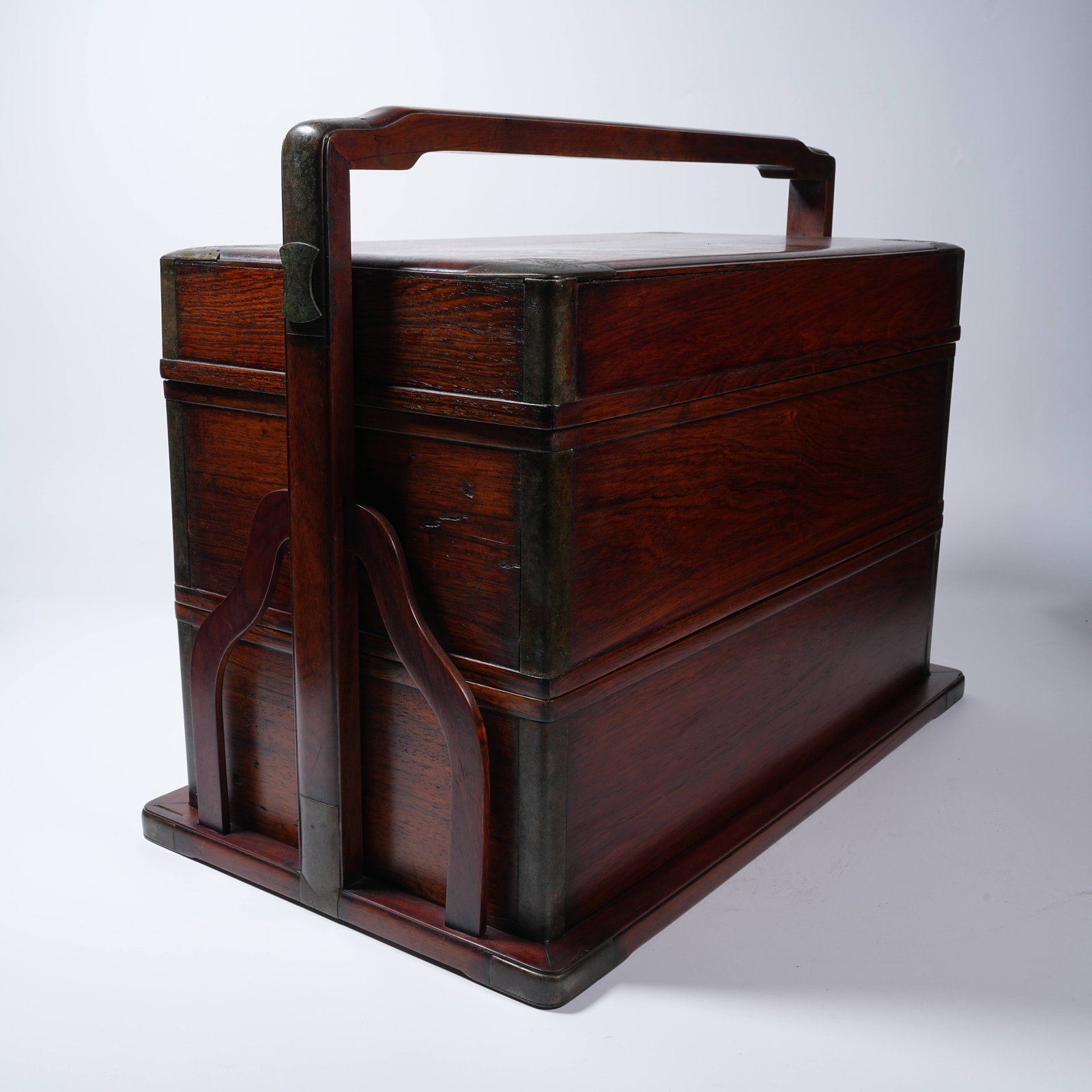 A MAHOGANY LIDDED BOX WITH HANDLE - 6