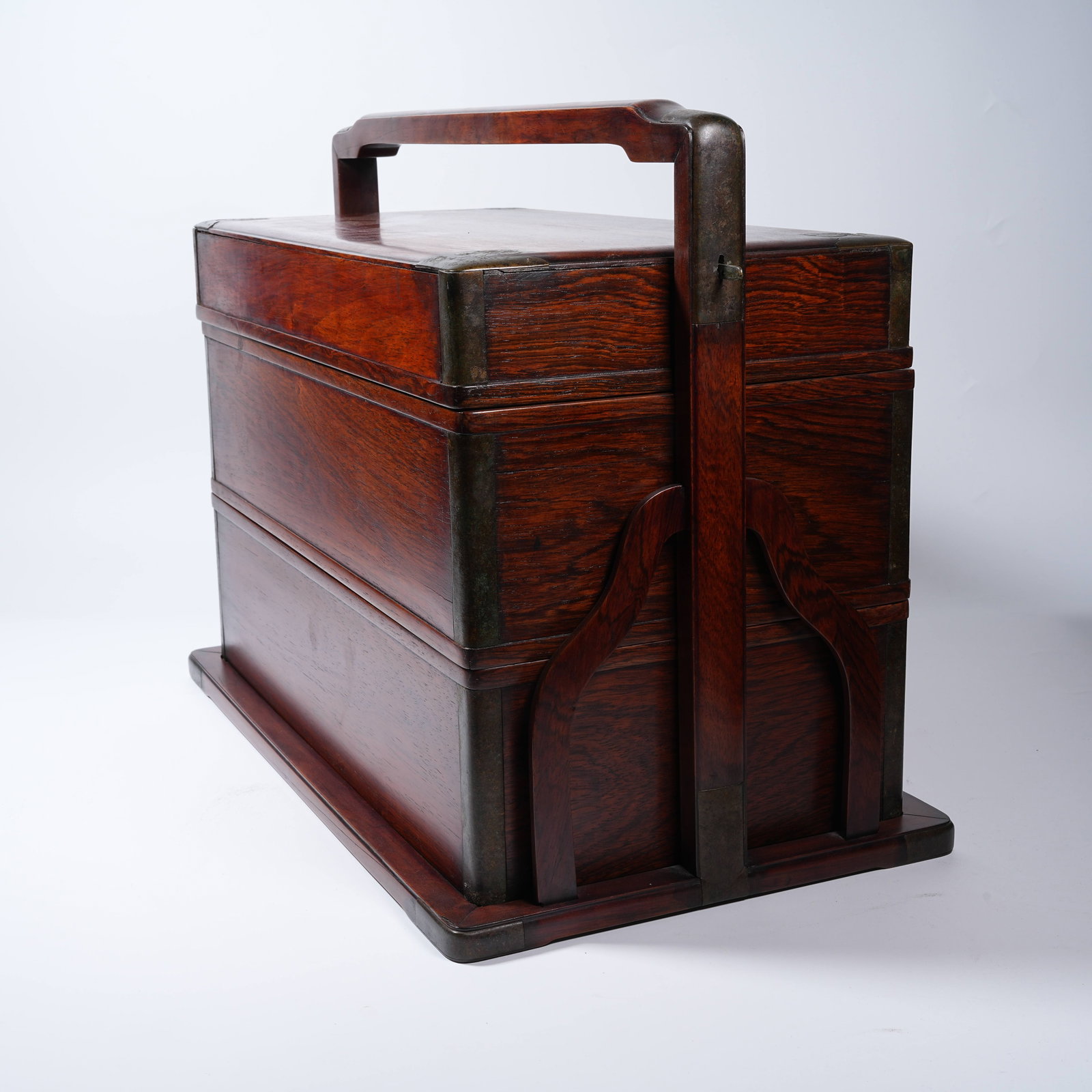A MAHOGANY LIDDED BOX WITH HANDLE - 7