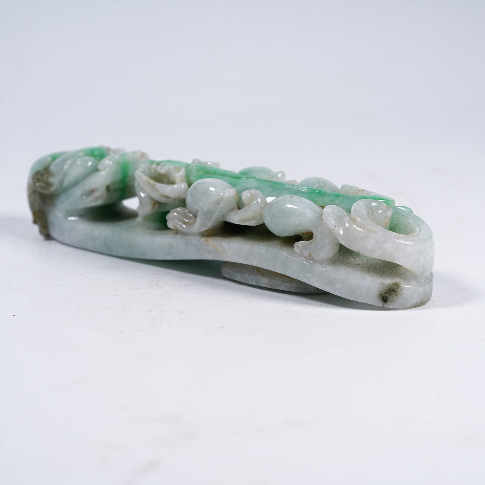 A JADEITE CHILONG PATTERN BELT HOOK (1 of 8)