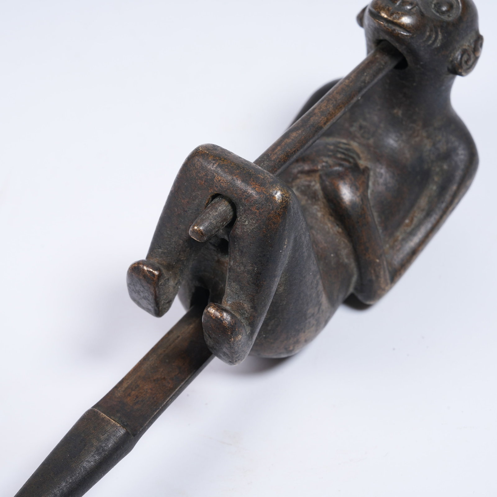 A BRONZE MONKEY-SHAPED LOCK - 3