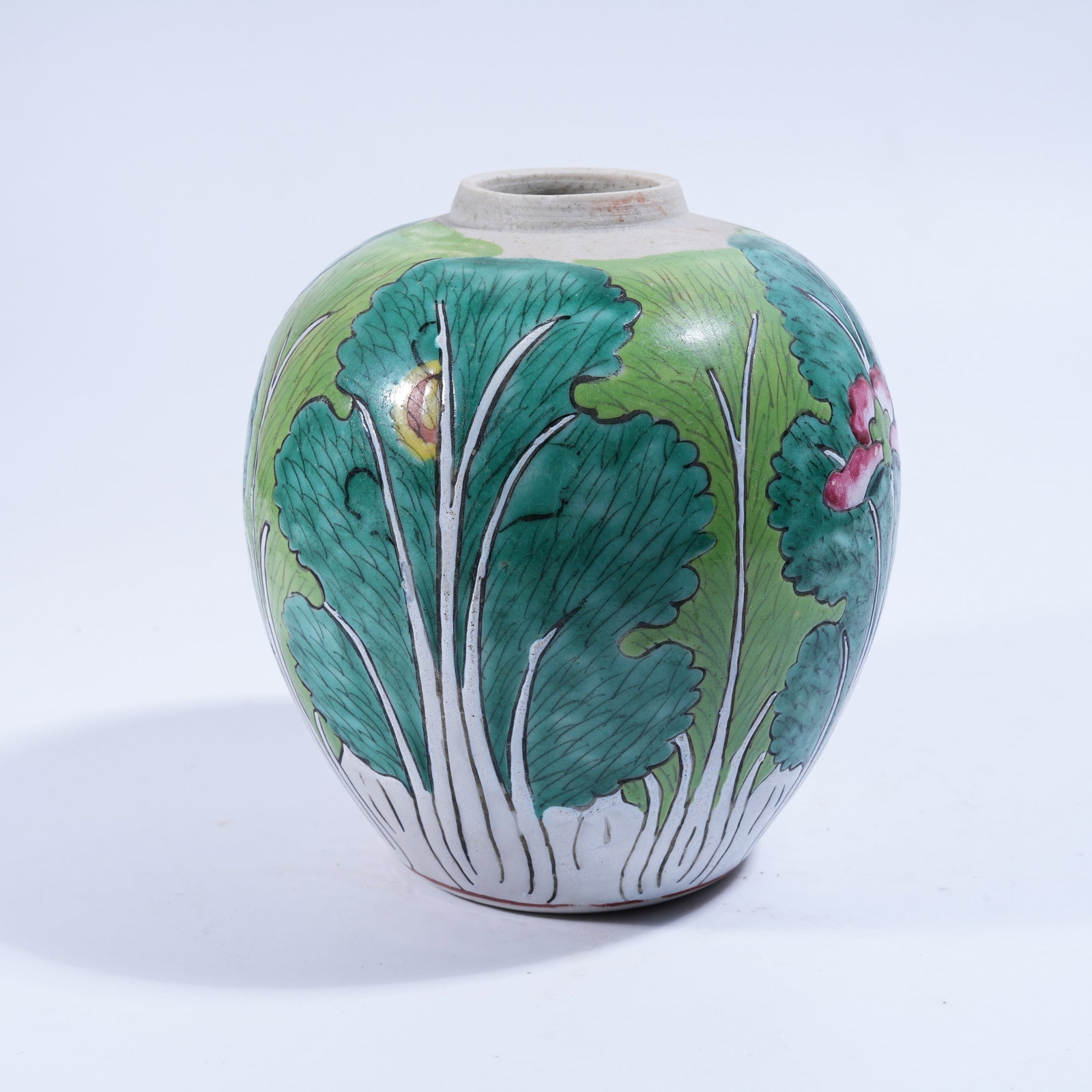 A FAMILLE ROSE JAR WITH HUNDRED TREASURES MOTIF (1 of 9)