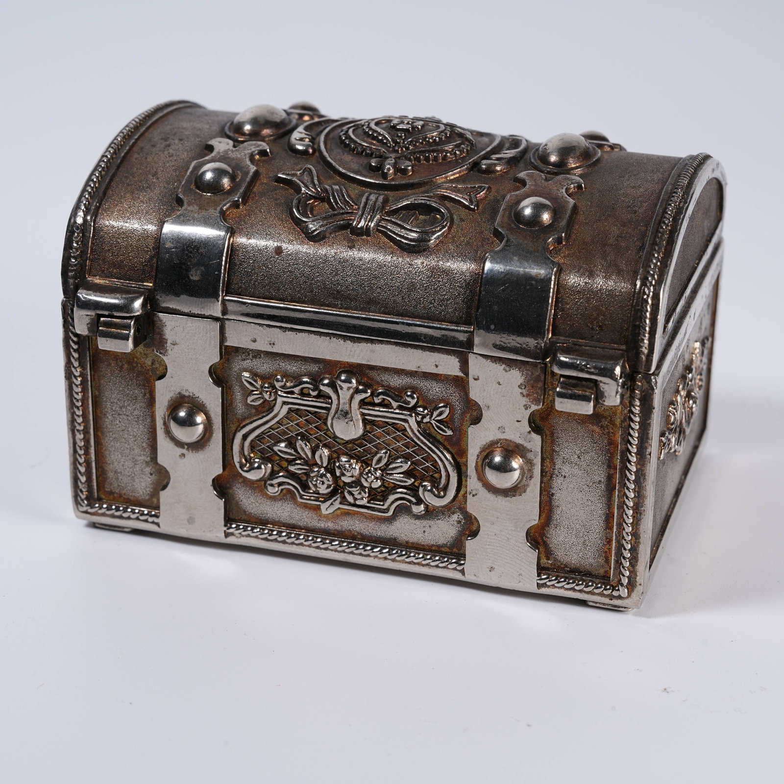 A SILVER BOX - 4