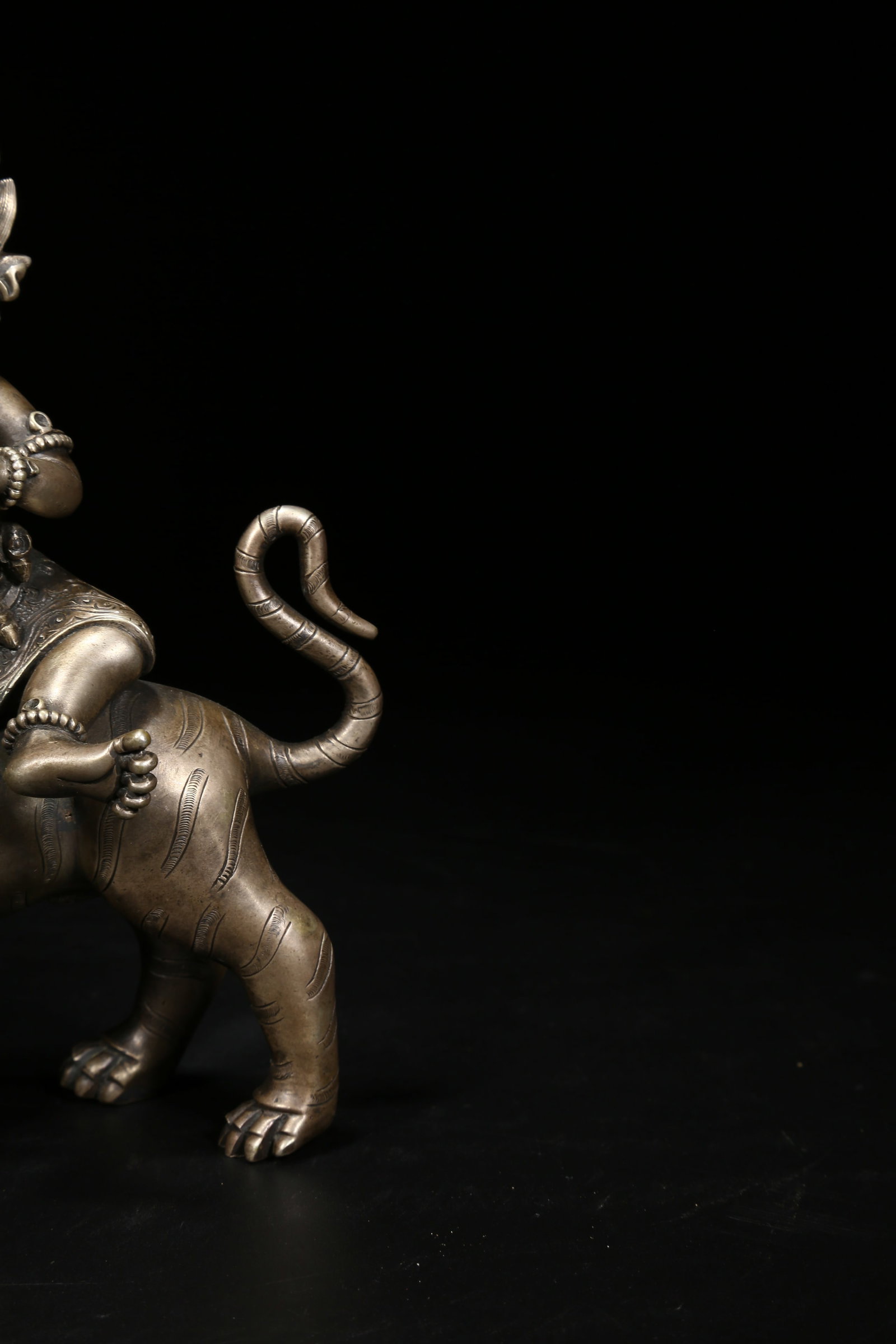 A SILVER GUARDIAN DEITY STATUE - 4
