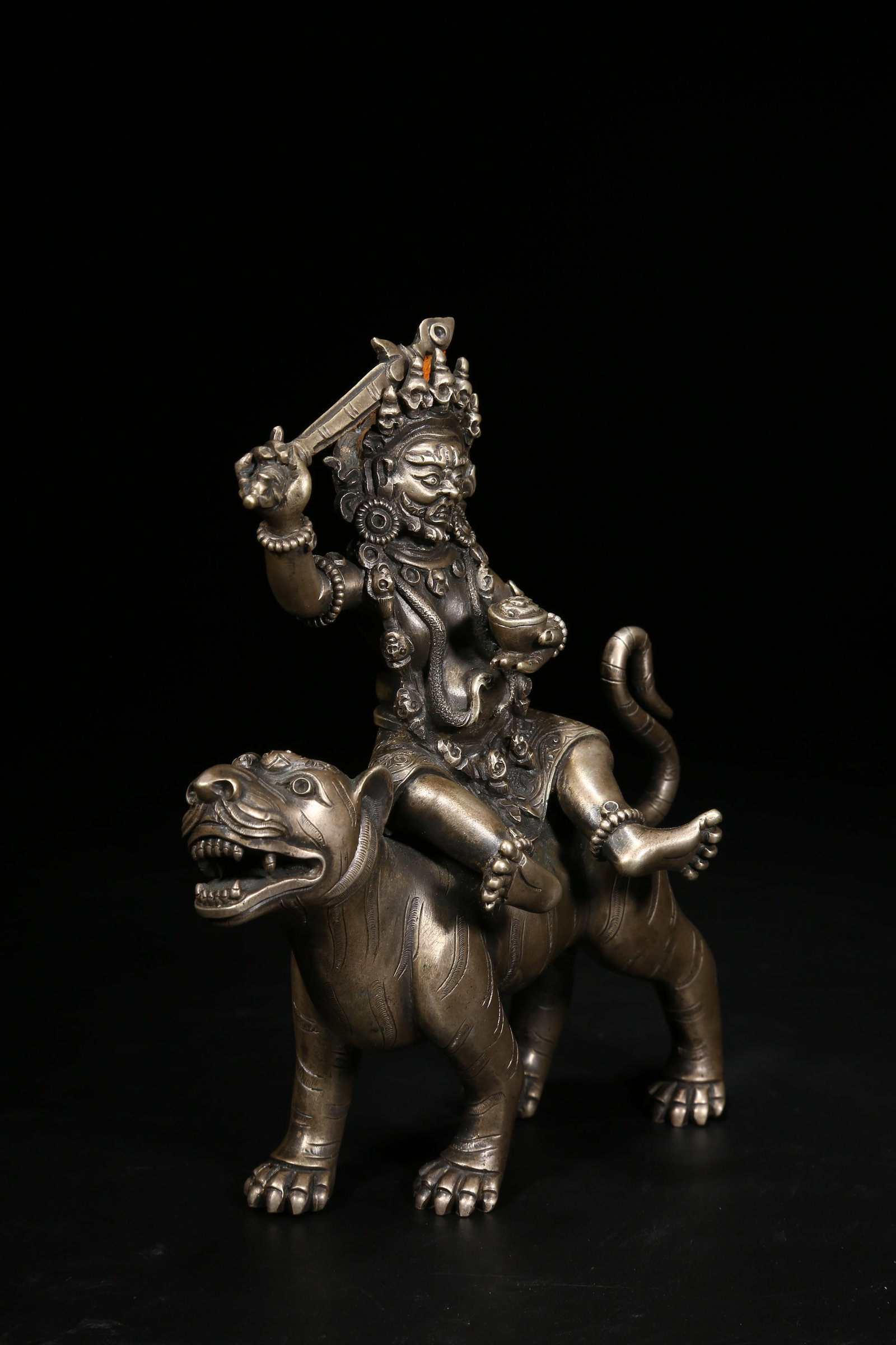 A SILVER GUARDIAN DEITY STATUE - 5