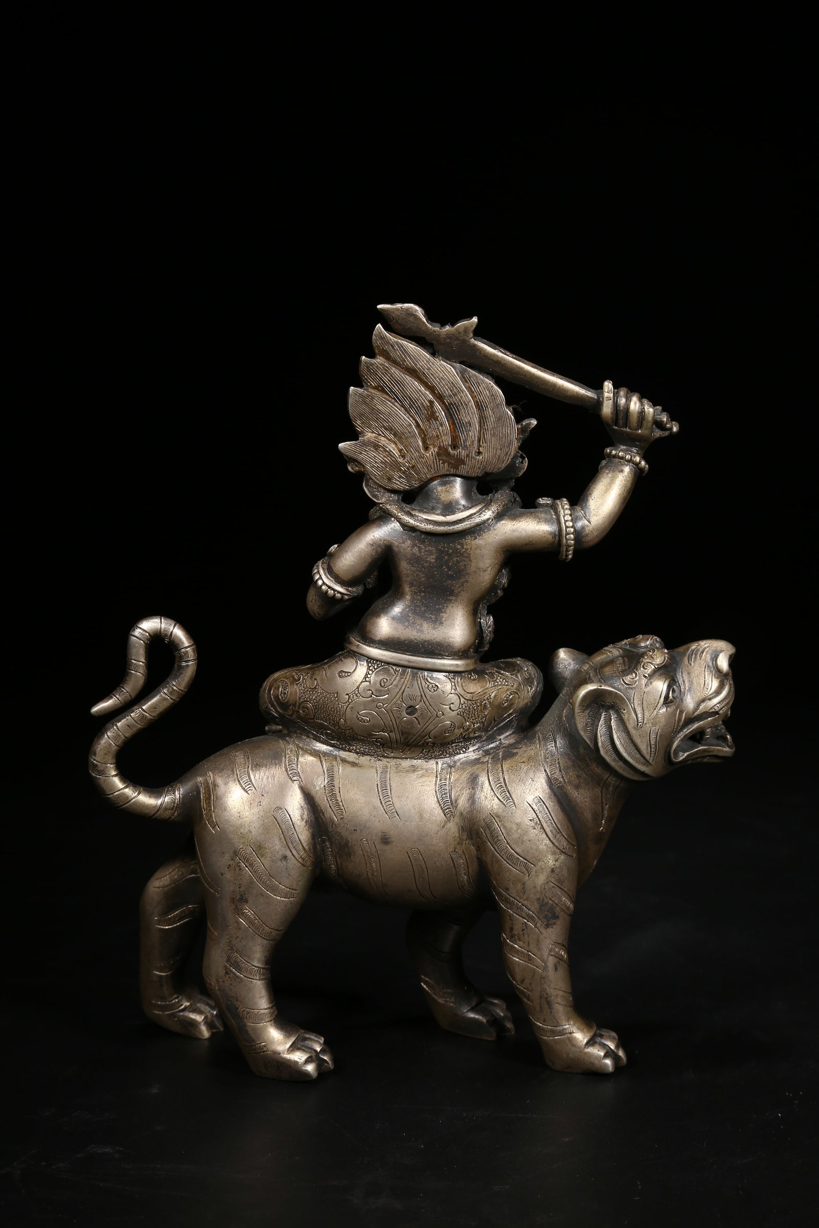 A SILVER GUARDIAN DEITY STATUE - 7