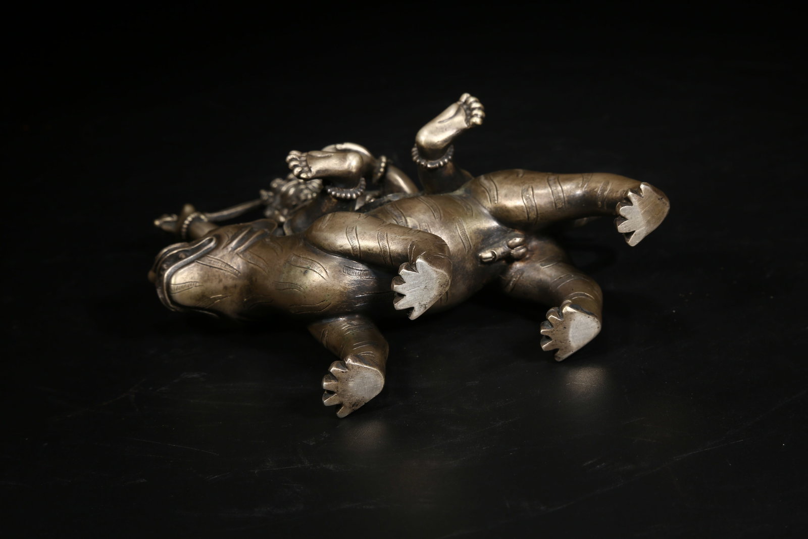 A SILVER GUARDIAN DEITY STATUE - 8