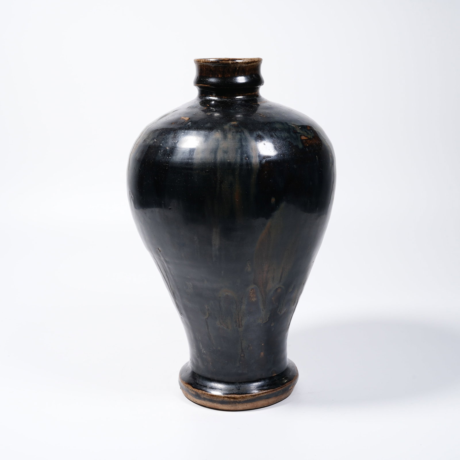 A CIZHOU KILN PLUM VASE (1 of 9)