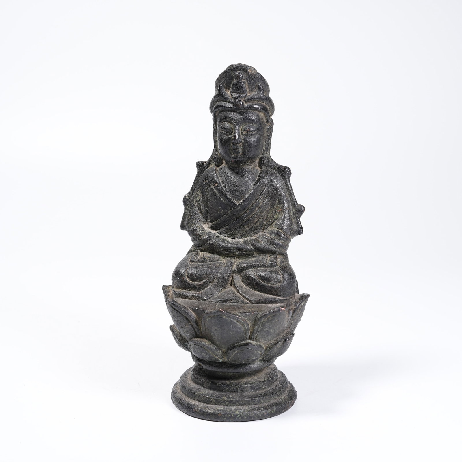 A BRONZE GUANYIN STATUE: Bronze Guanyin Statue