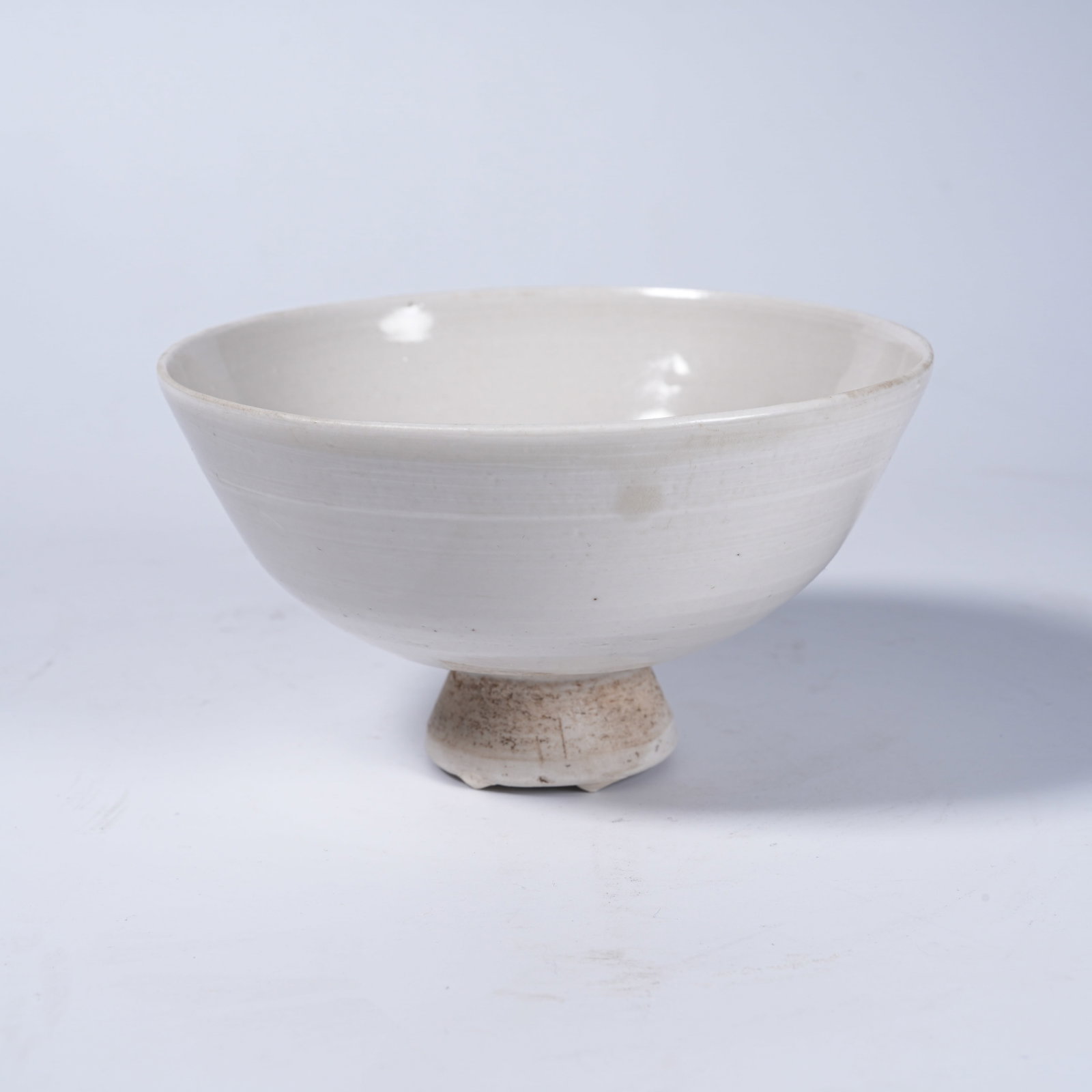 A HOZHOU KILN HIGH-FOOT BOWL (1 of 10)