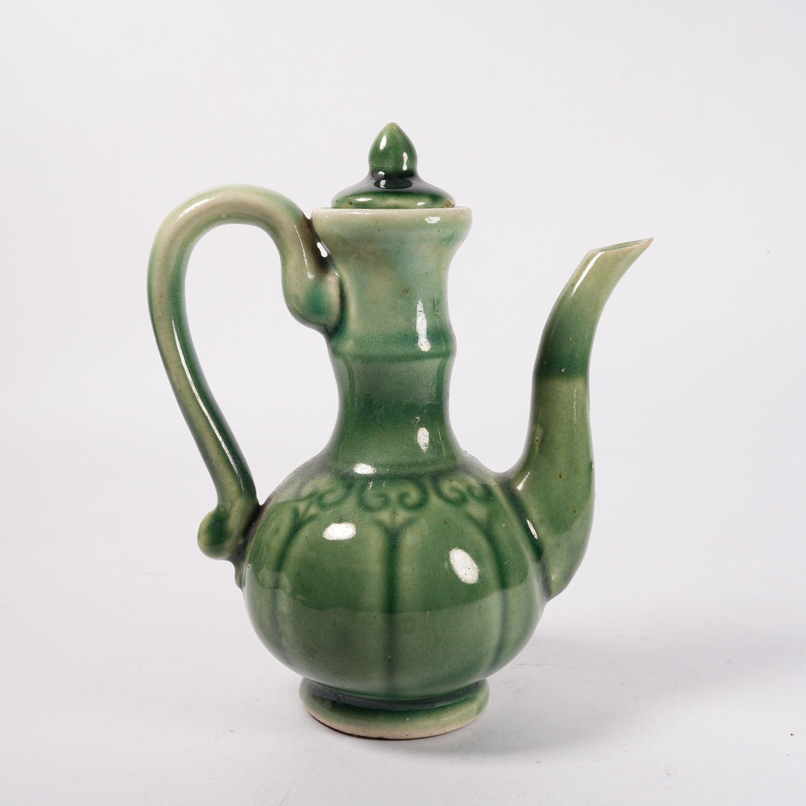 A GREEN GLAZE EWER (1 of 9)