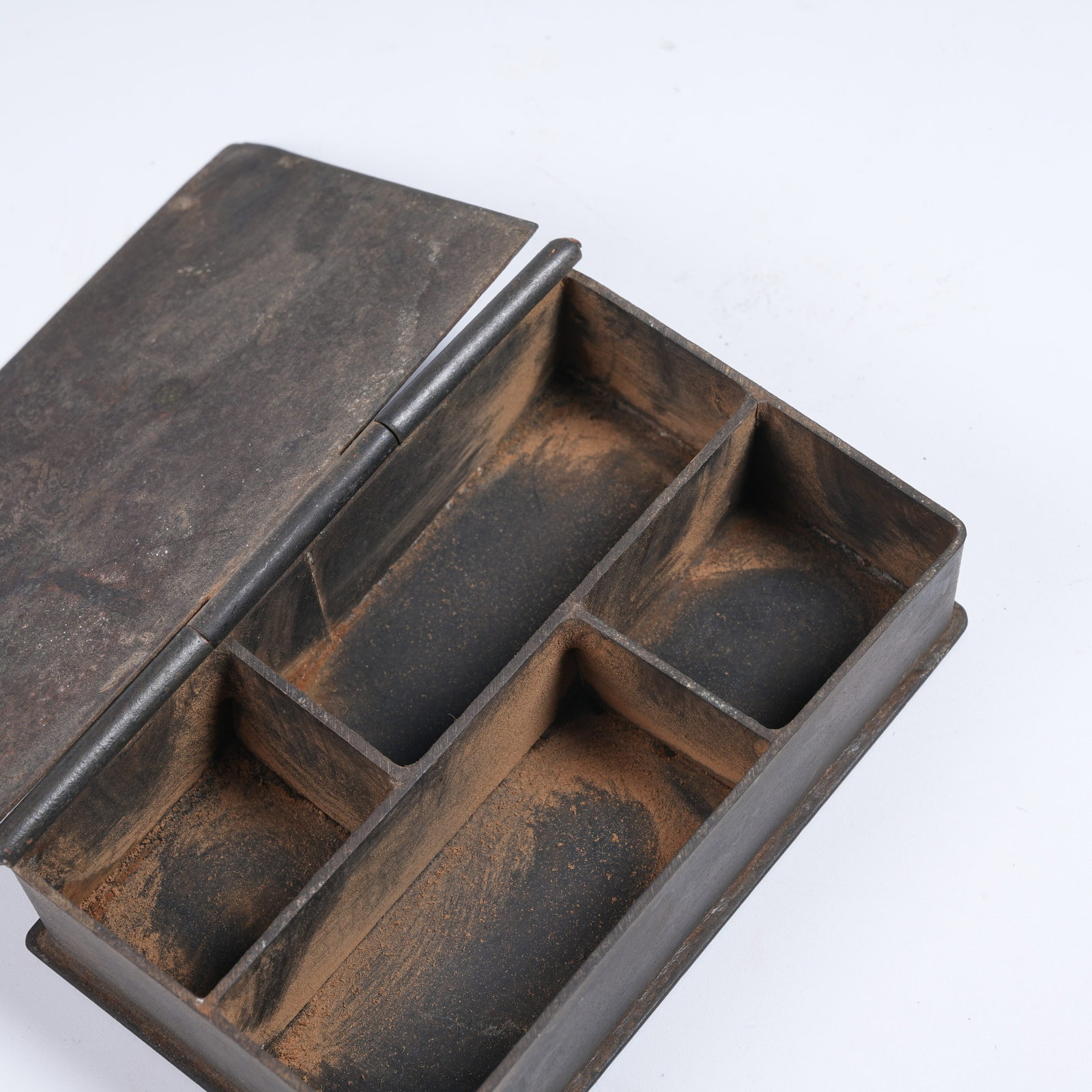 A BRONZE SEAL BOX WITH LANDSCAPE PATTERN - 3